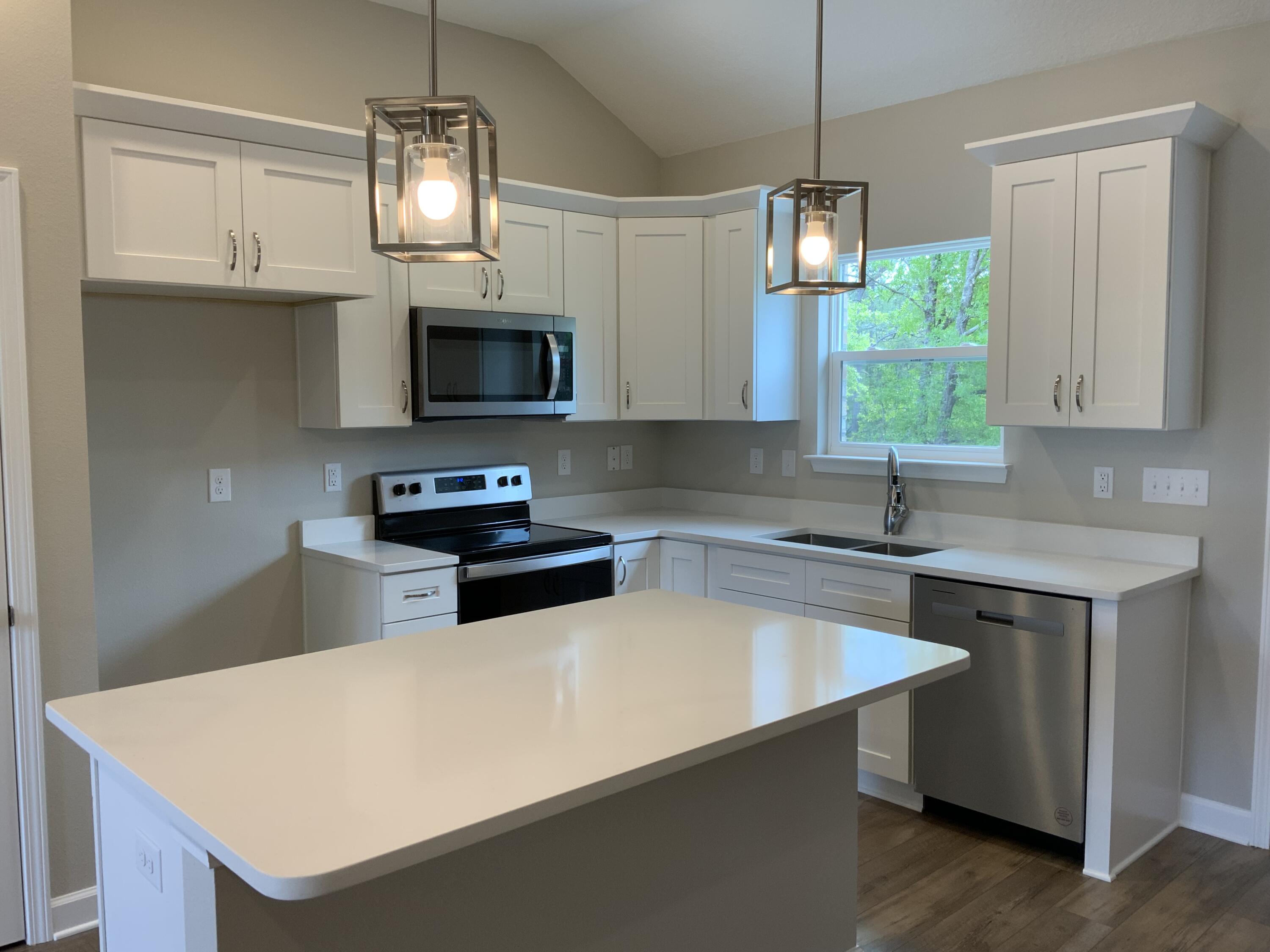 MAJESTIC OAKS VINEYARD - Residential