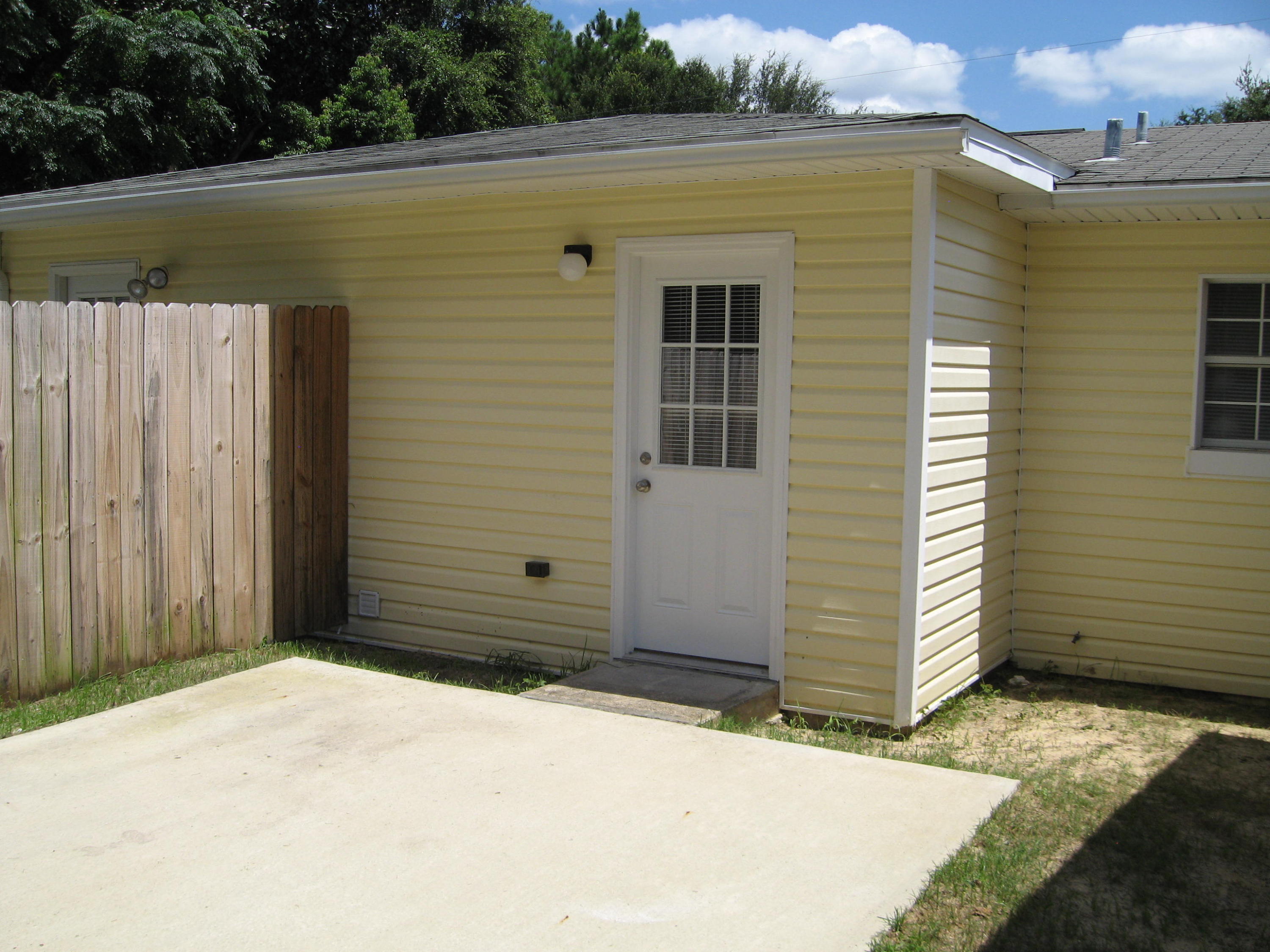 PINE VIEW - Residential Lease