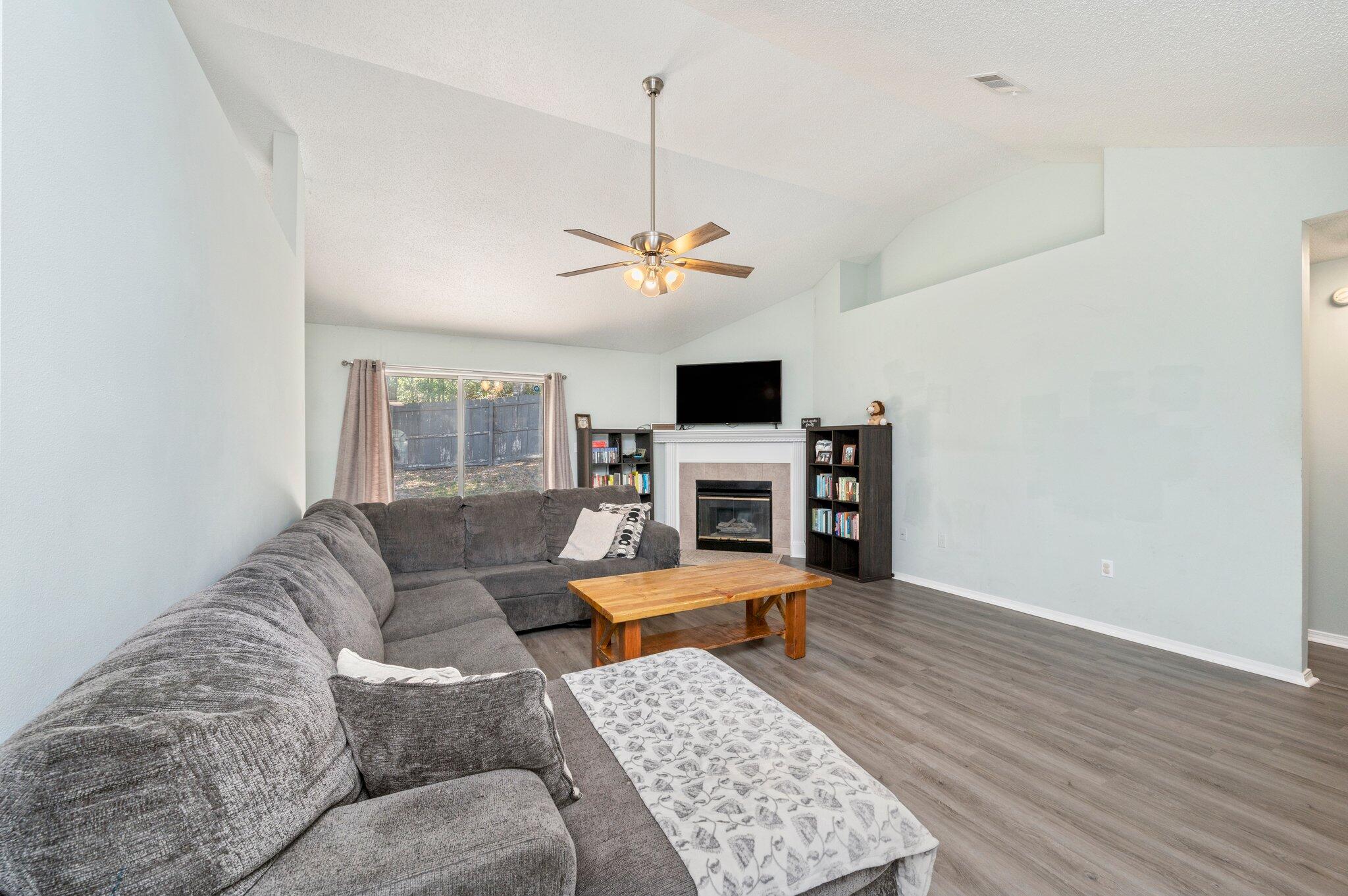 RIVERCHASE S/D PH 1 - Residential