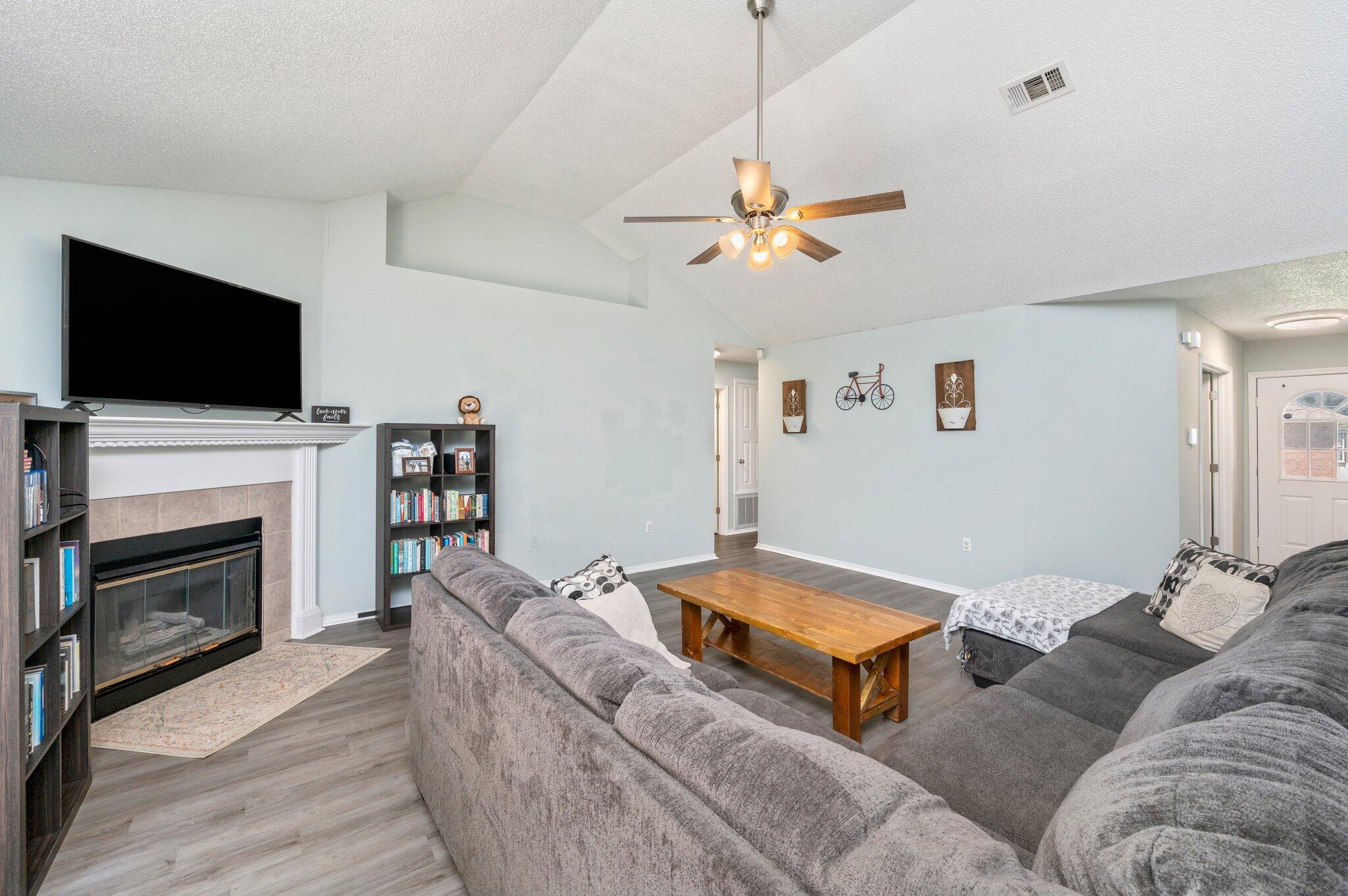 RIVERCHASE S/D PH 1 - Residential