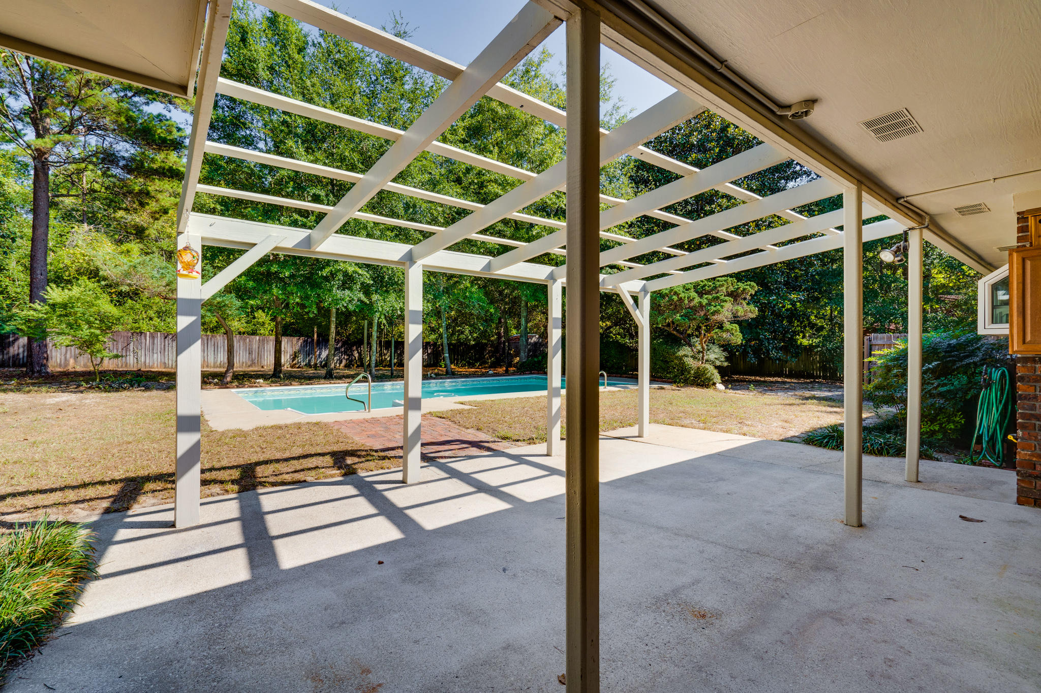 ROCKY BAYOU ESTATES 04 - Residential