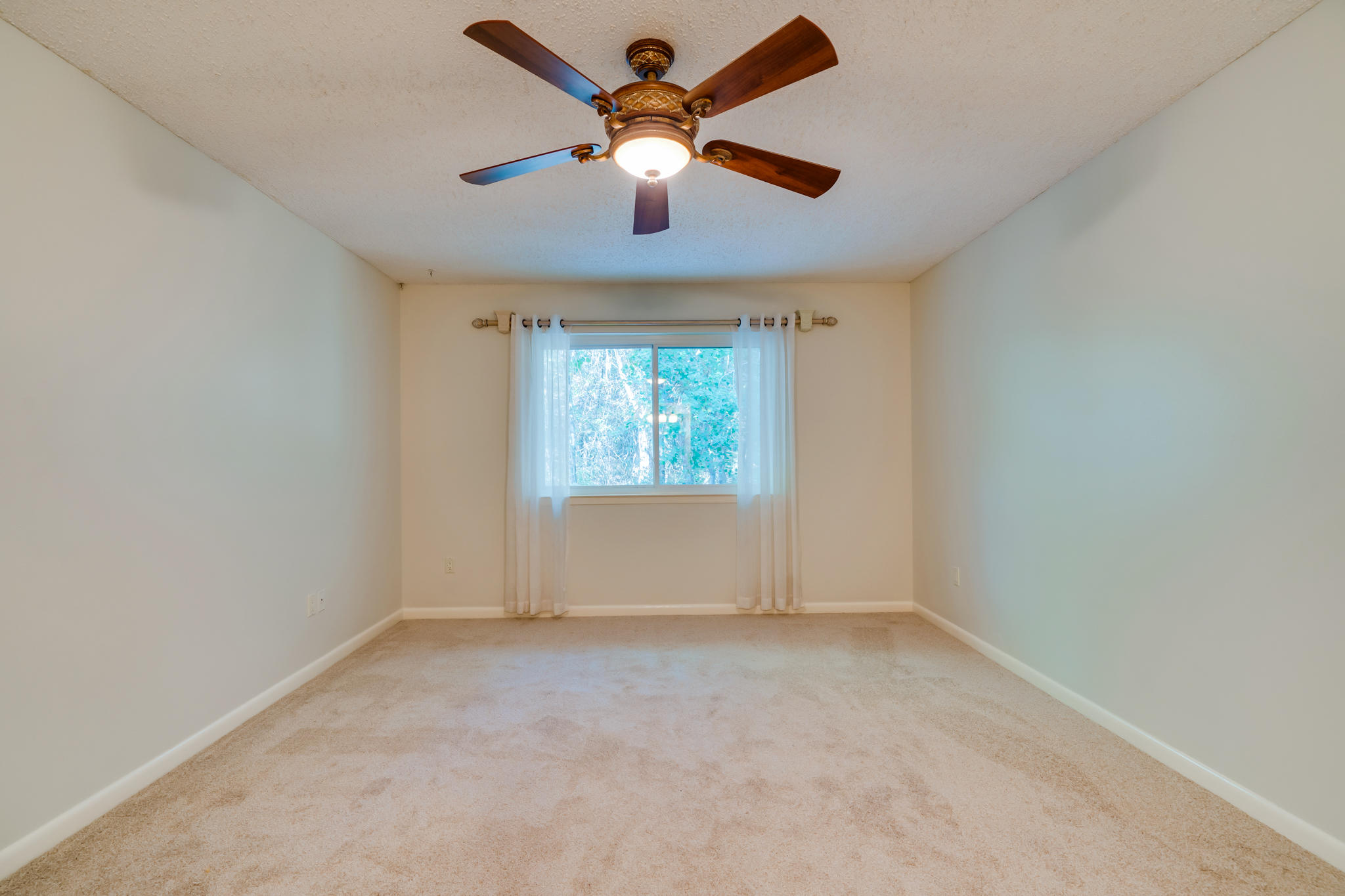 ROCKY BAYOU ESTATES 04 - Residential