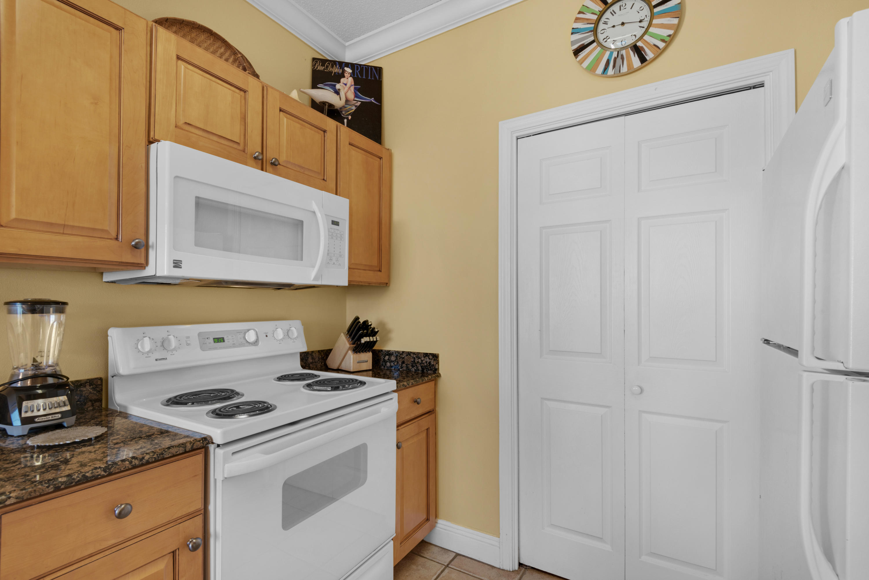 BLUE DOLPHIN CONDO - Residential