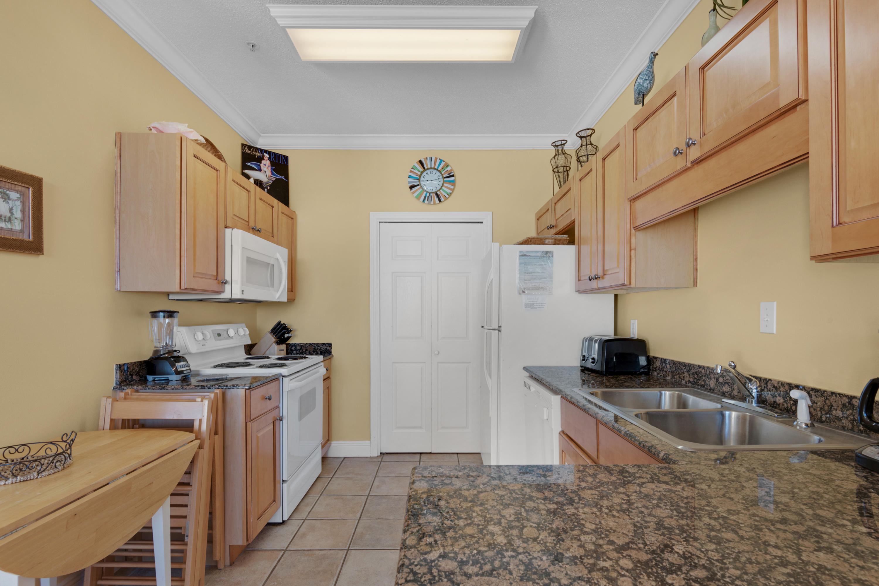 BLUE DOLPHIN CONDO - Residential