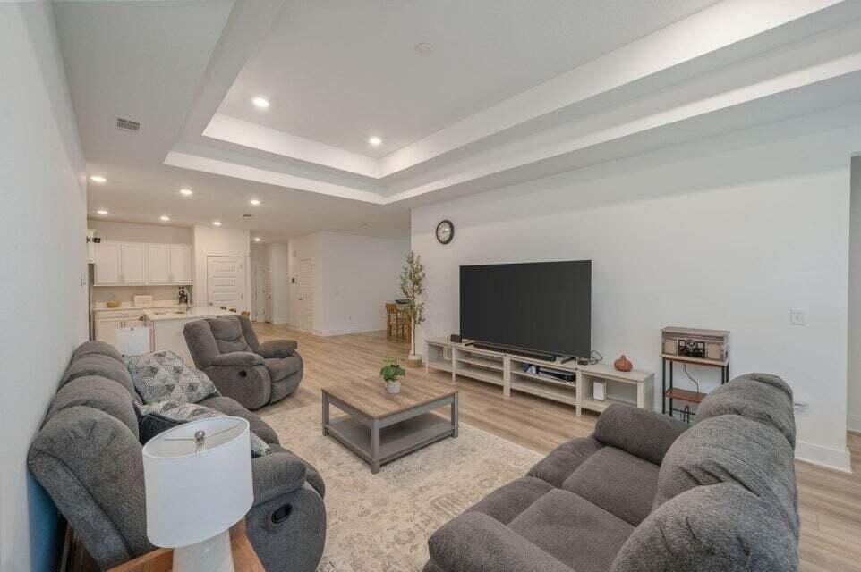 MAGNOLIA CREEK - Residential Lease