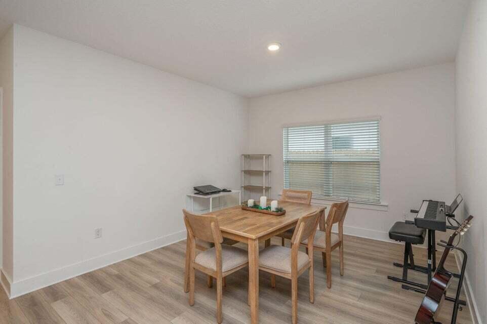 MAGNOLIA CREEK - Residential Lease