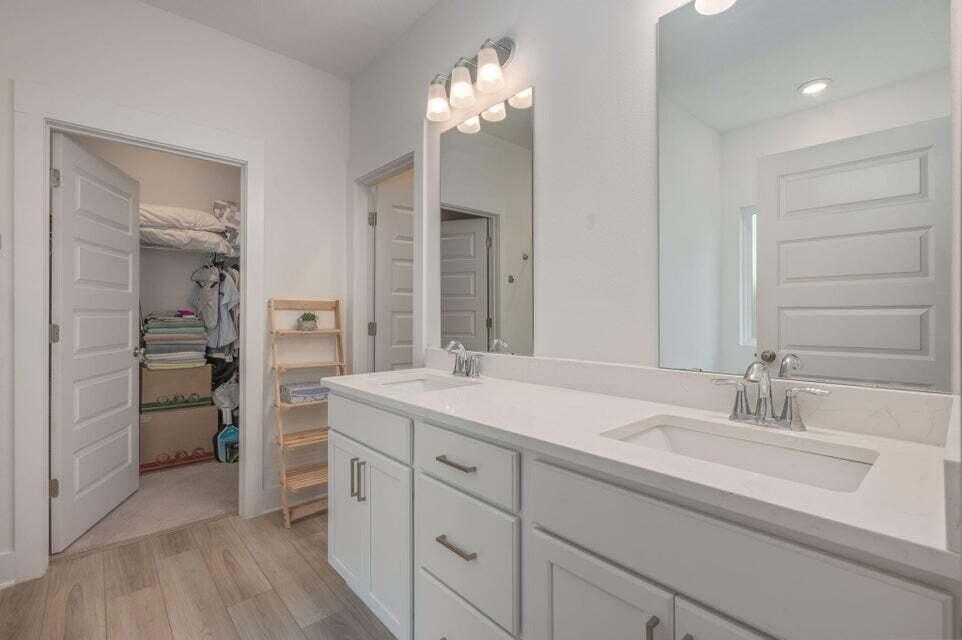 MAGNOLIA CREEK - Residential Lease