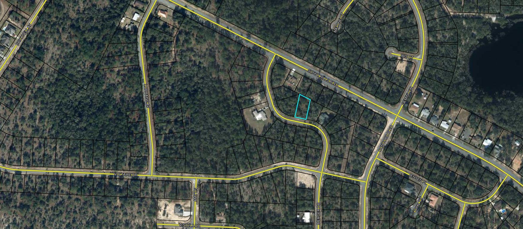 Nice .275 acre lot in Sunny Hills. This lot is ideal for a builder / developer. Seller has 5 other lots in Sunny Hills to offer. 4 of the lots are side by side. Another plus for a builder or a family wanting to build and have a large yard as well as have distance between other home / land owners.Will need septic. Public water and electric on street according to county.