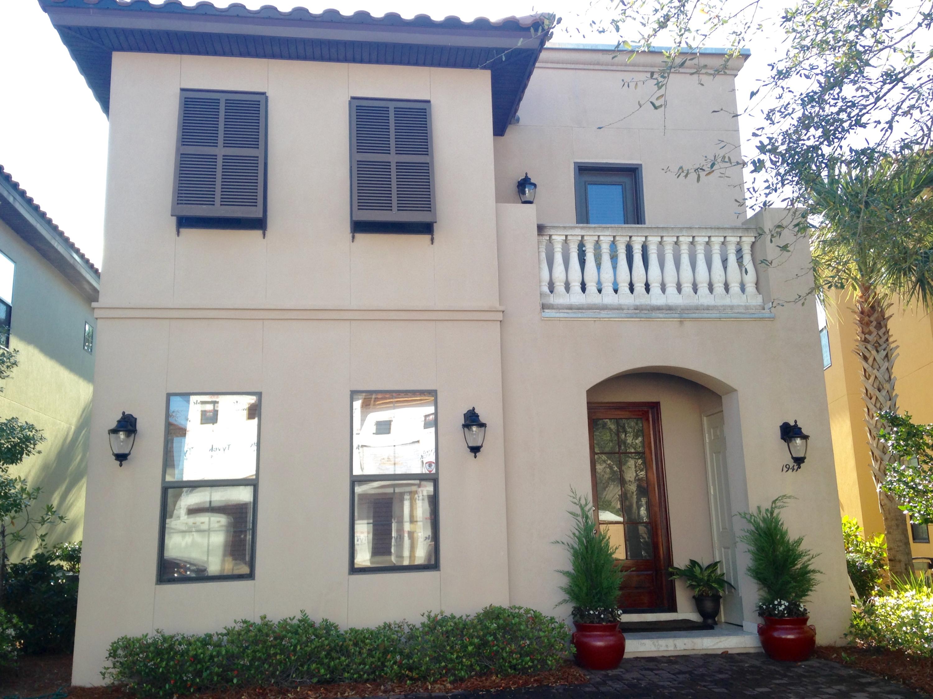 VILLA LAGO - Residential