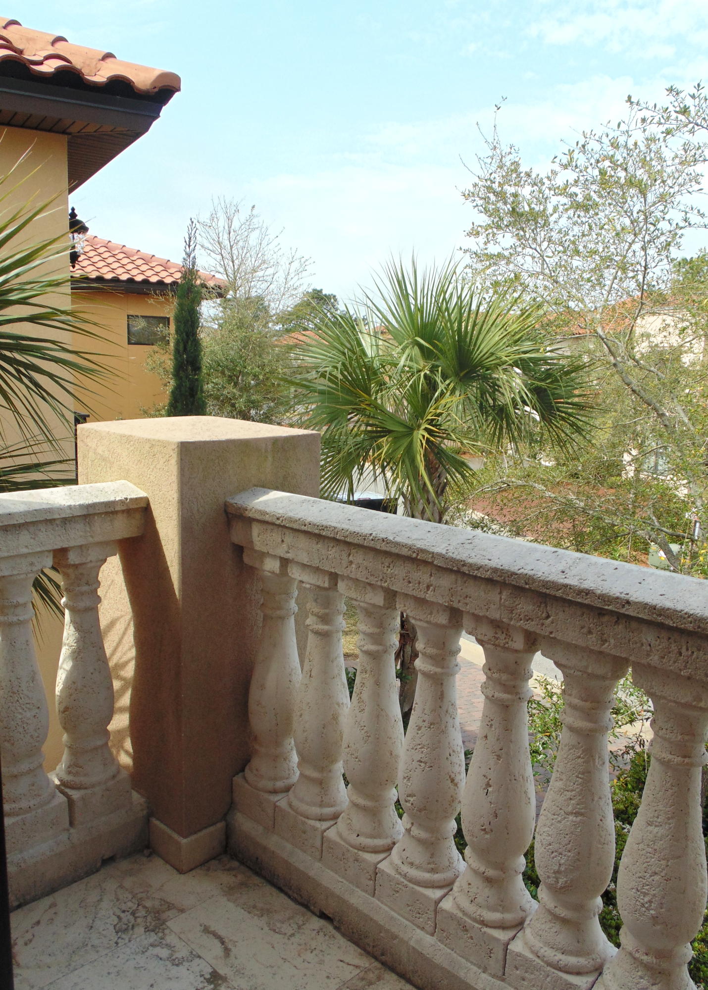 VILLA LAGO - Residential