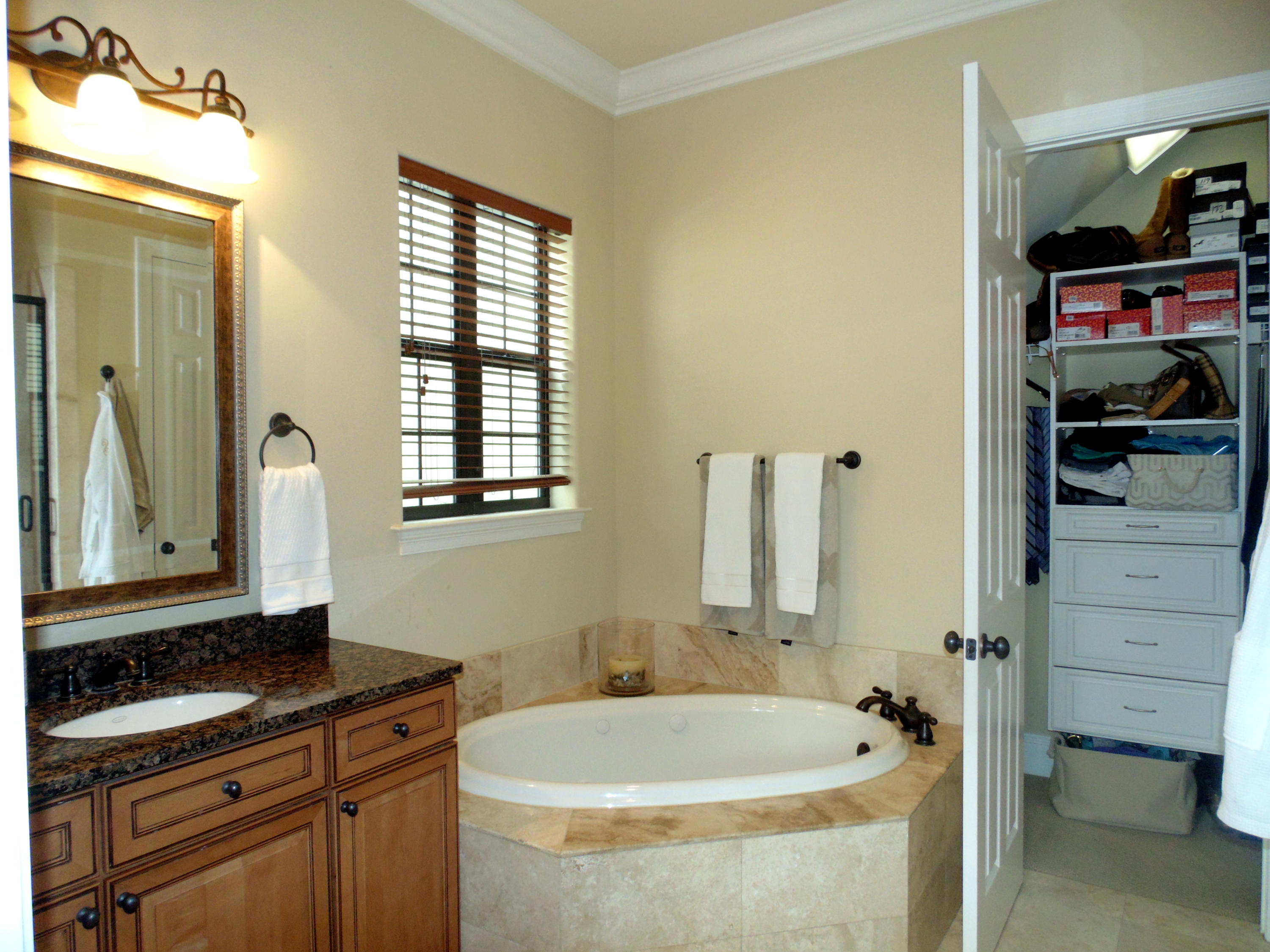 VILLA LAGO - Residential