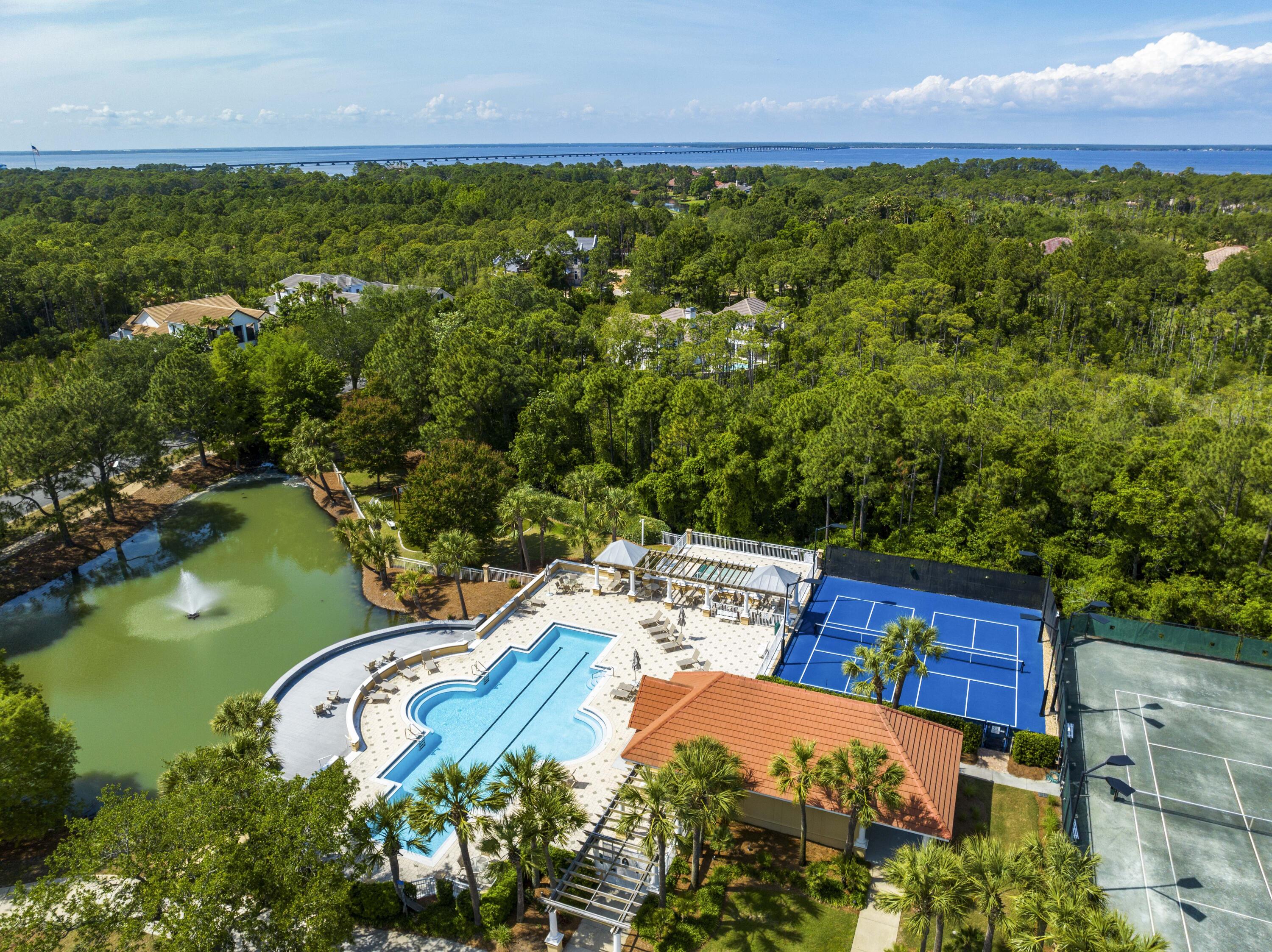 REGATTA BAY - Residential