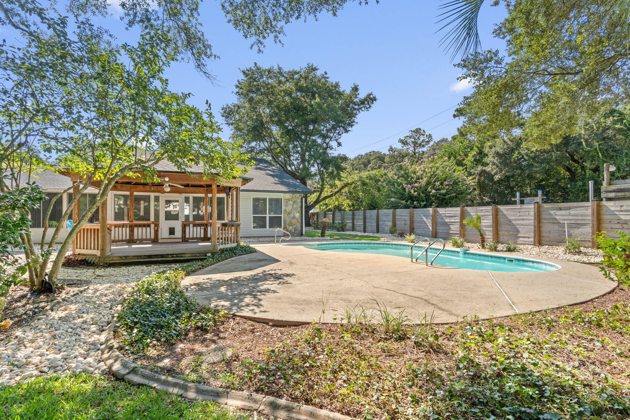 HANDS COVE - Residential Lease