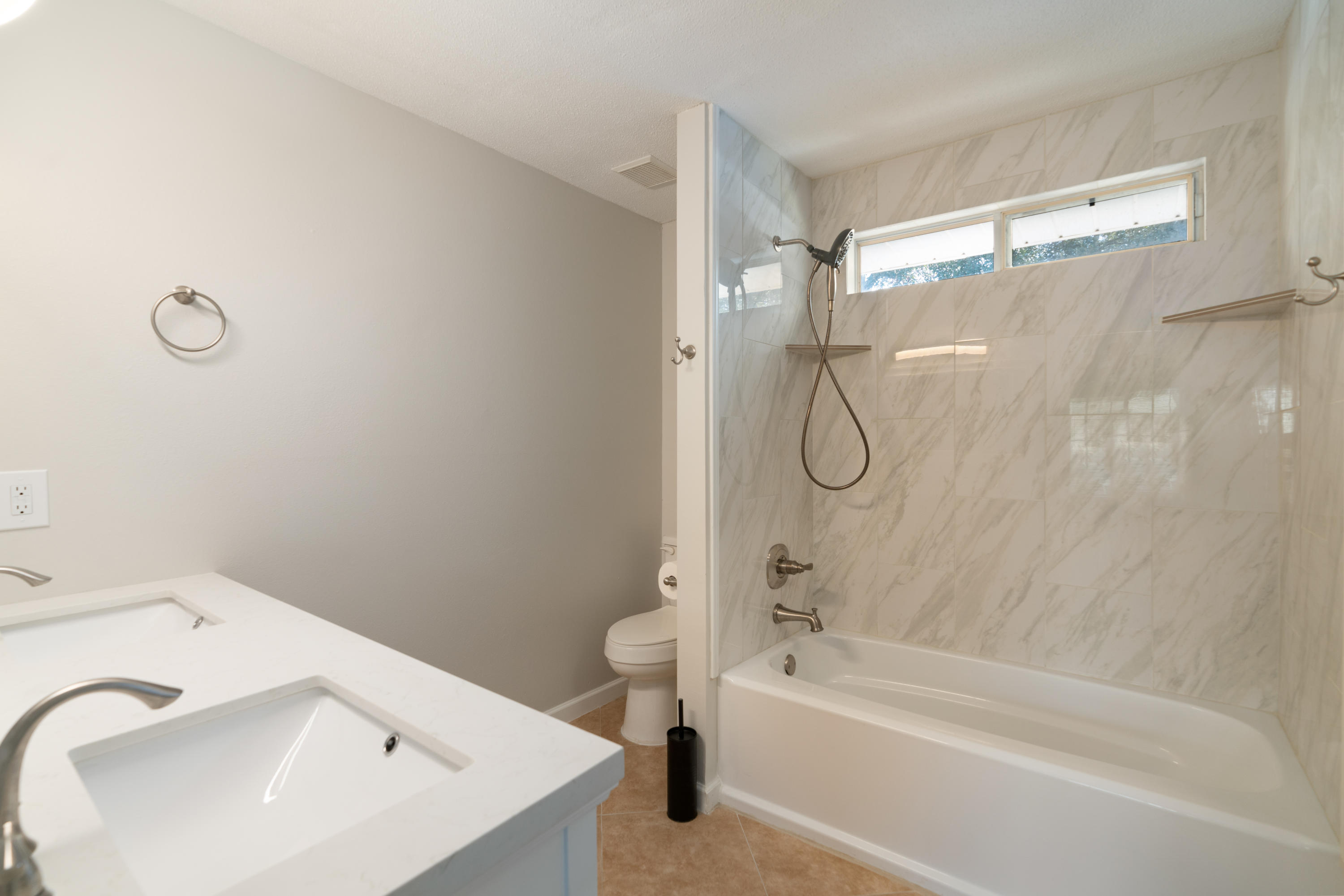 BRITTS MANOR S/D - Residential