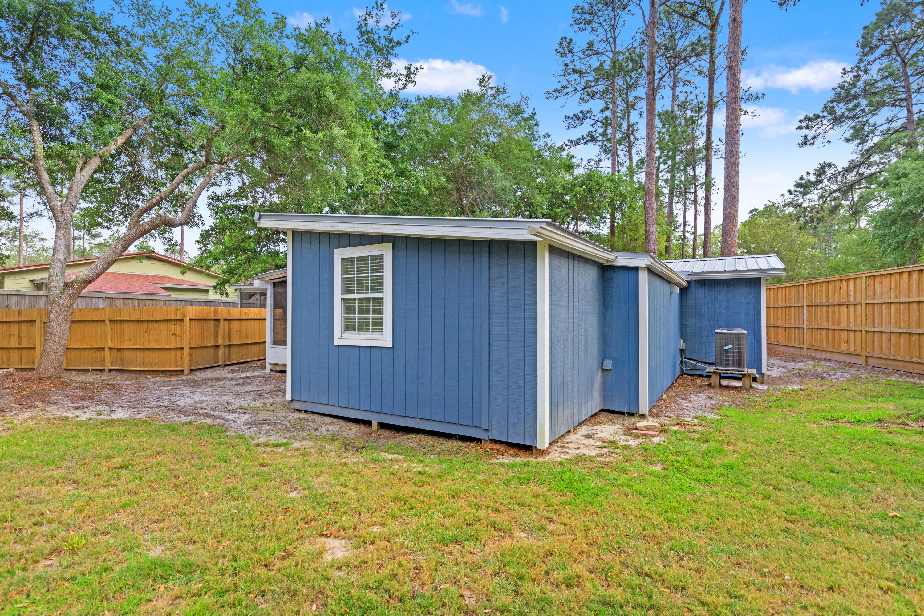 East hewitt - Residential Lease