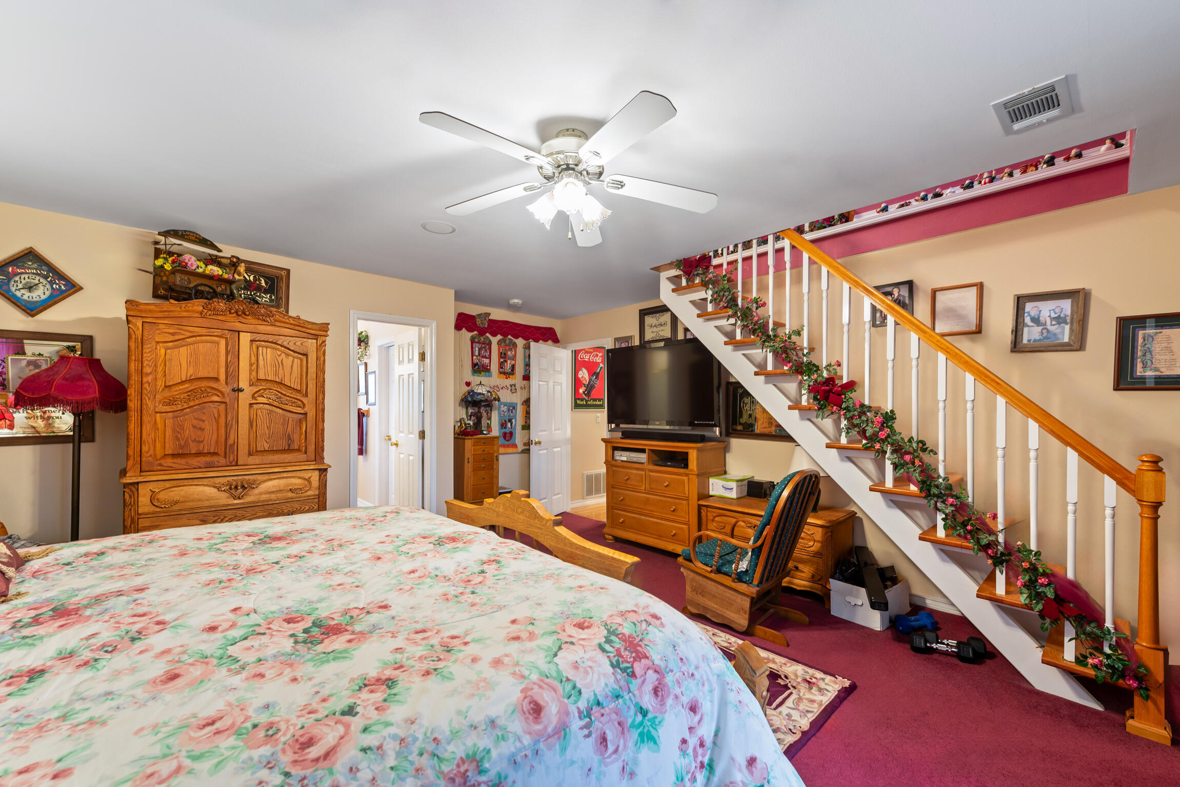 WHISPERING PINES - Residential