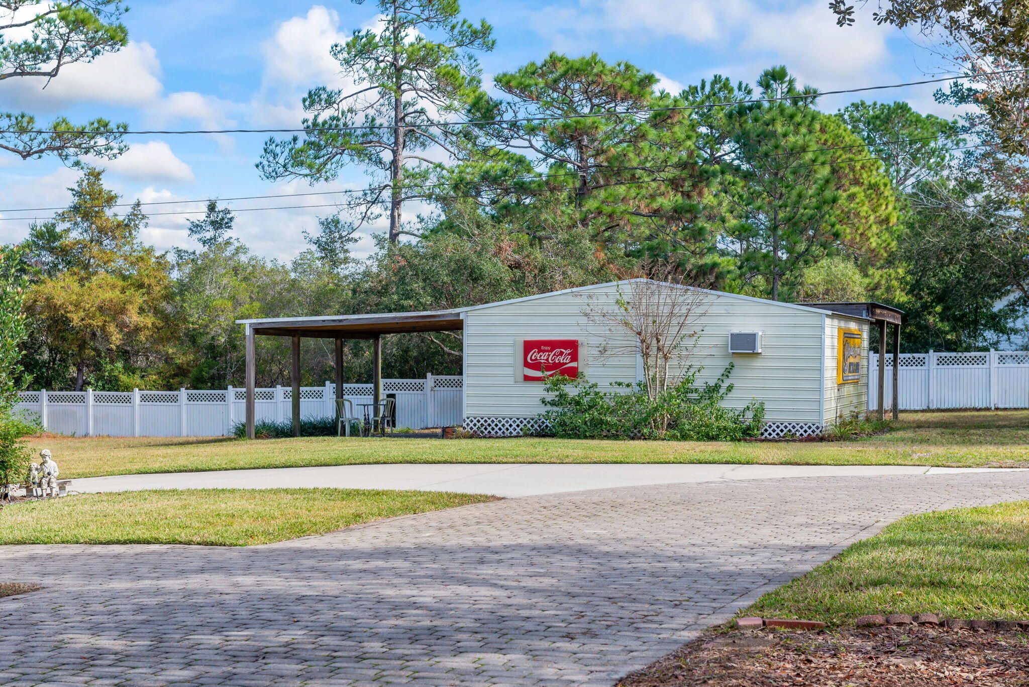 WHISPERING PINES - Residential