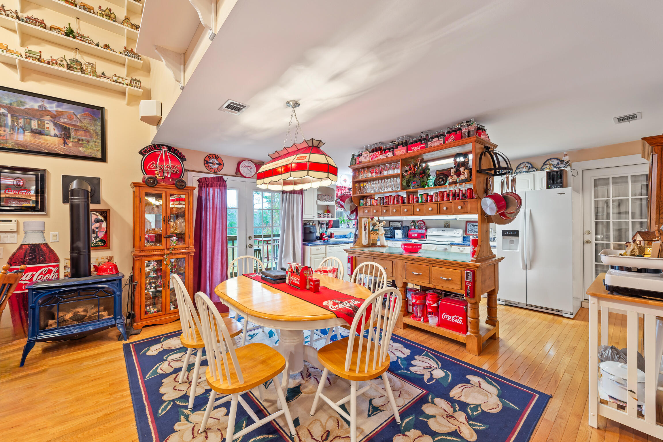 WHISPERING PINES - Residential