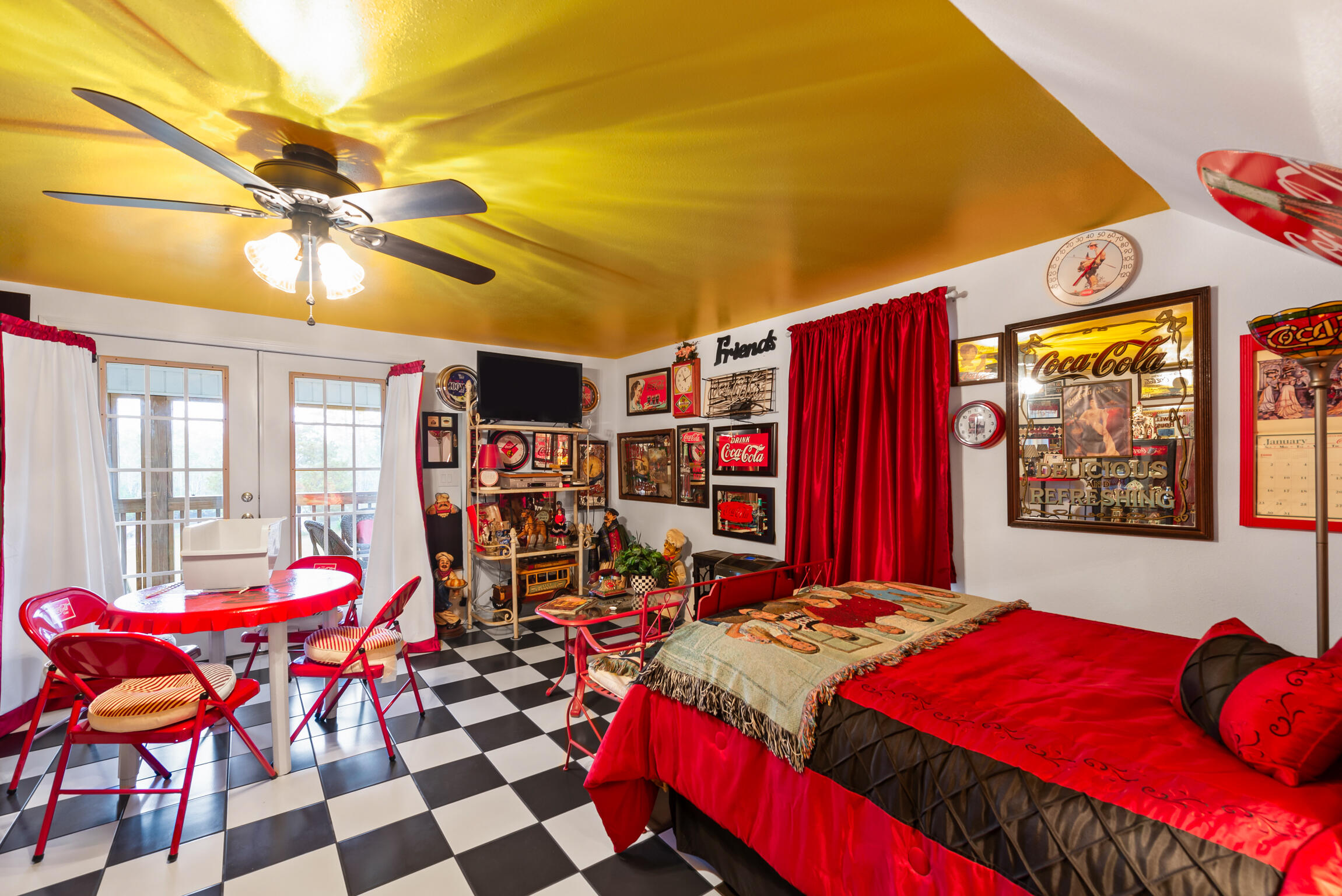 WHISPERING PINES - Residential
