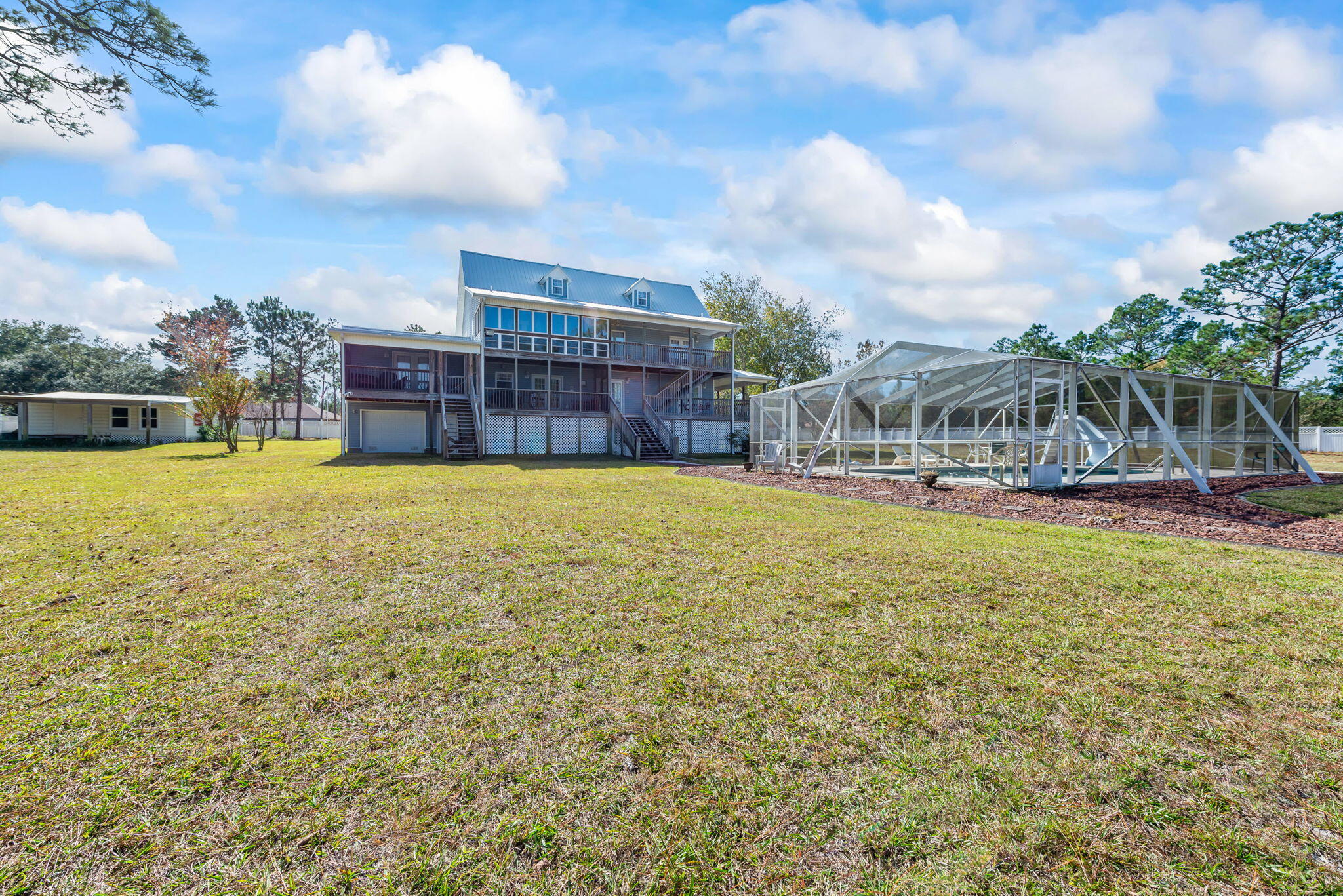 WHISPERING PINES - Residential