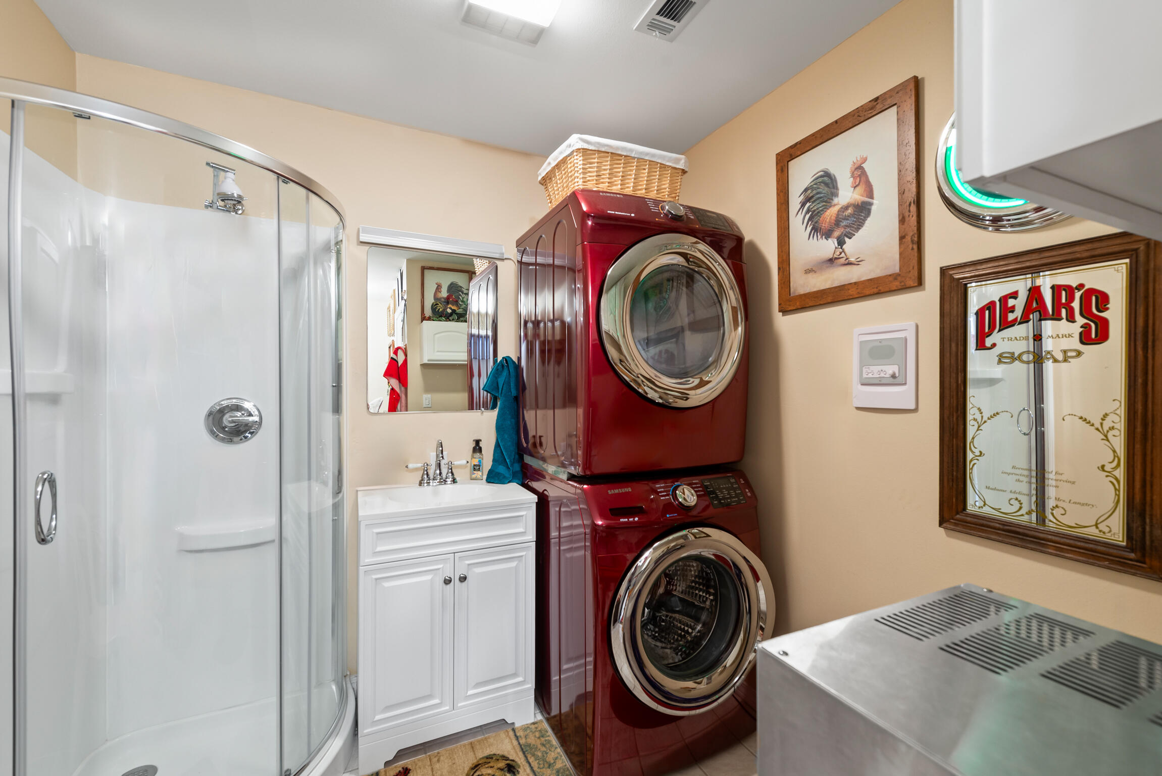 WHISPERING PINES - Residential