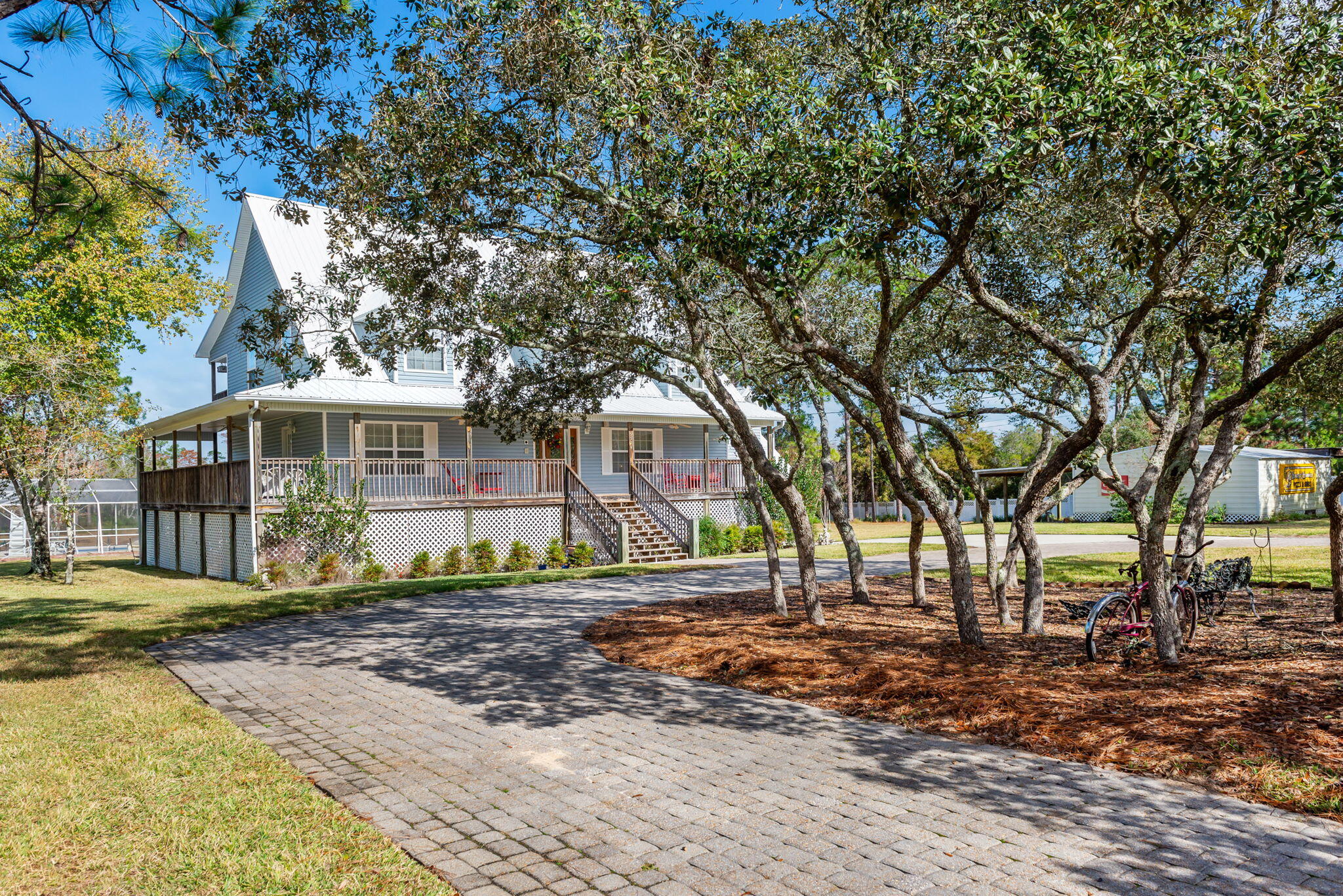 WHISPERING PINES - Residential