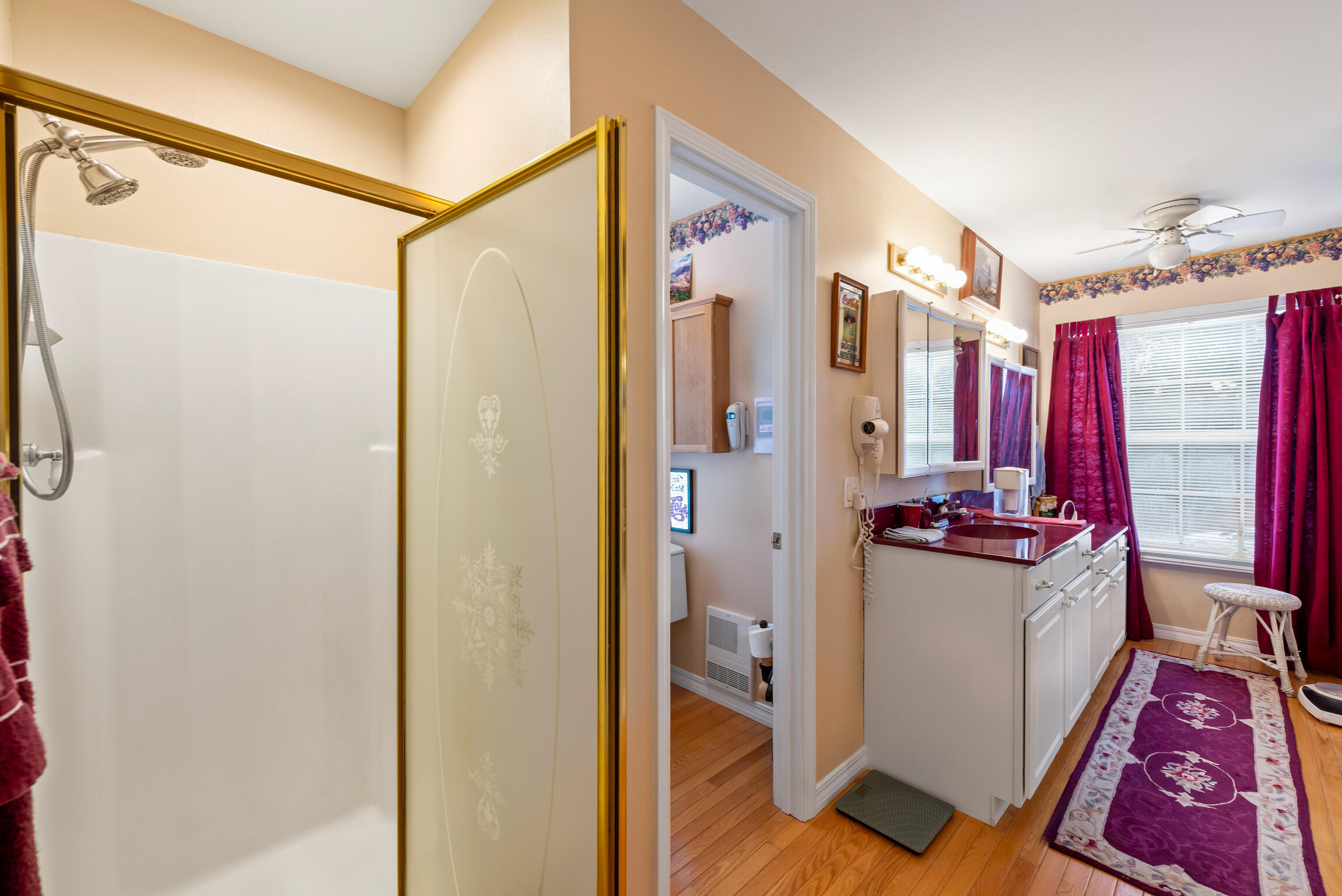 WHISPERING PINES - Residential