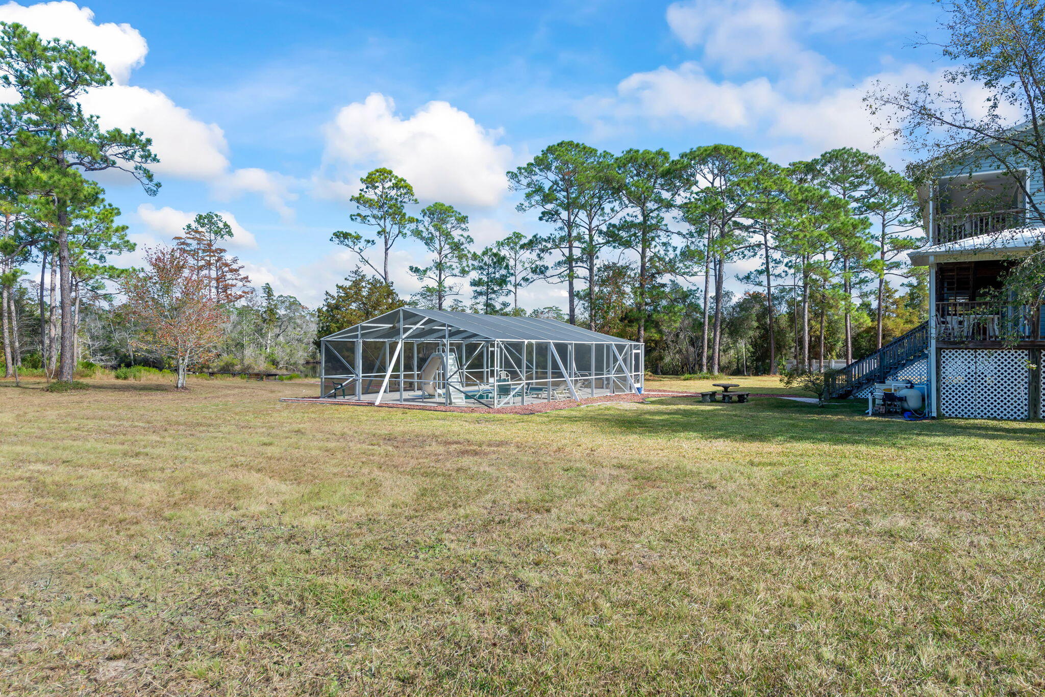 WHISPERING PINES - Residential