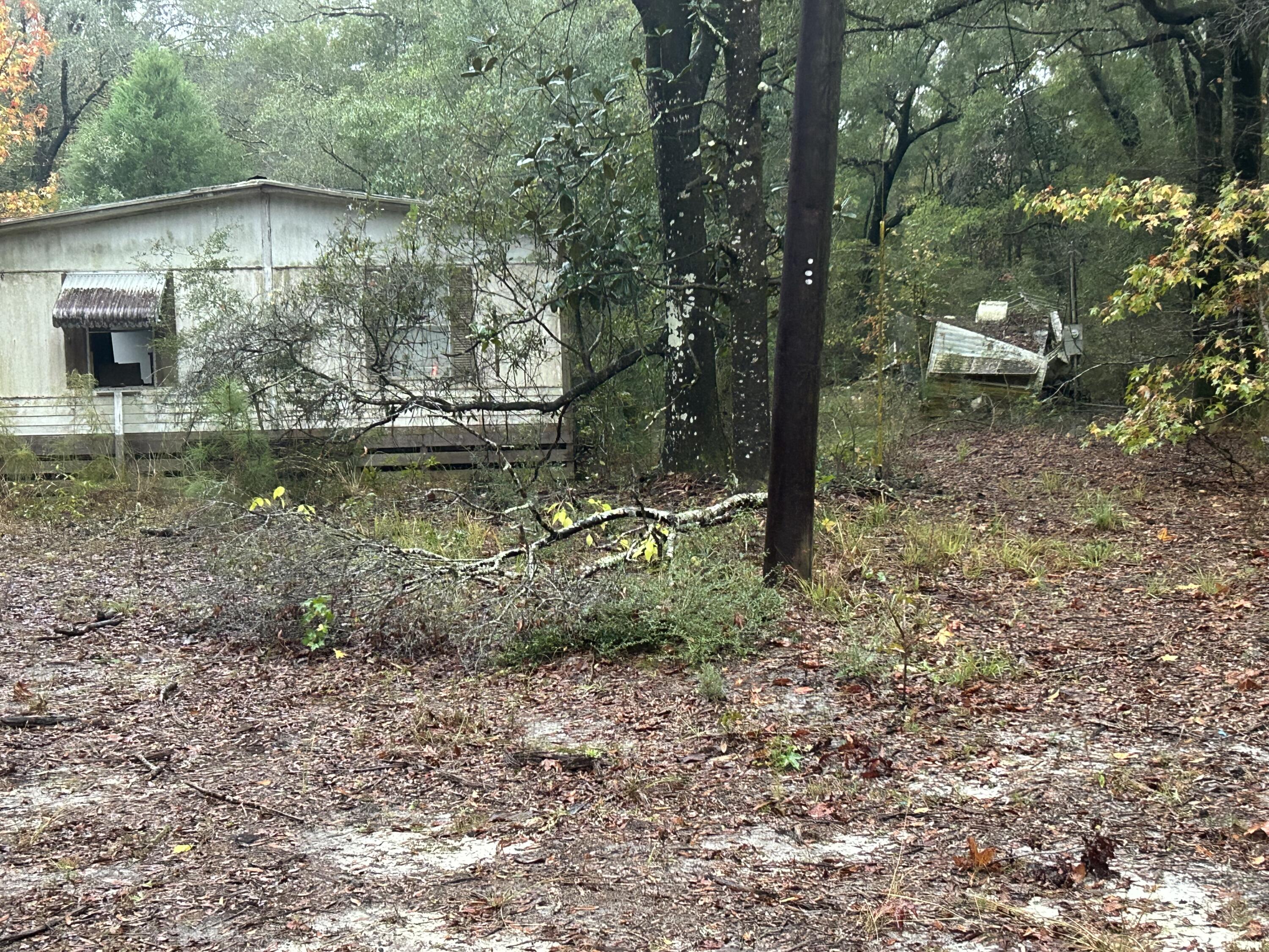 NO RECORDED SUBDIVISION - Land