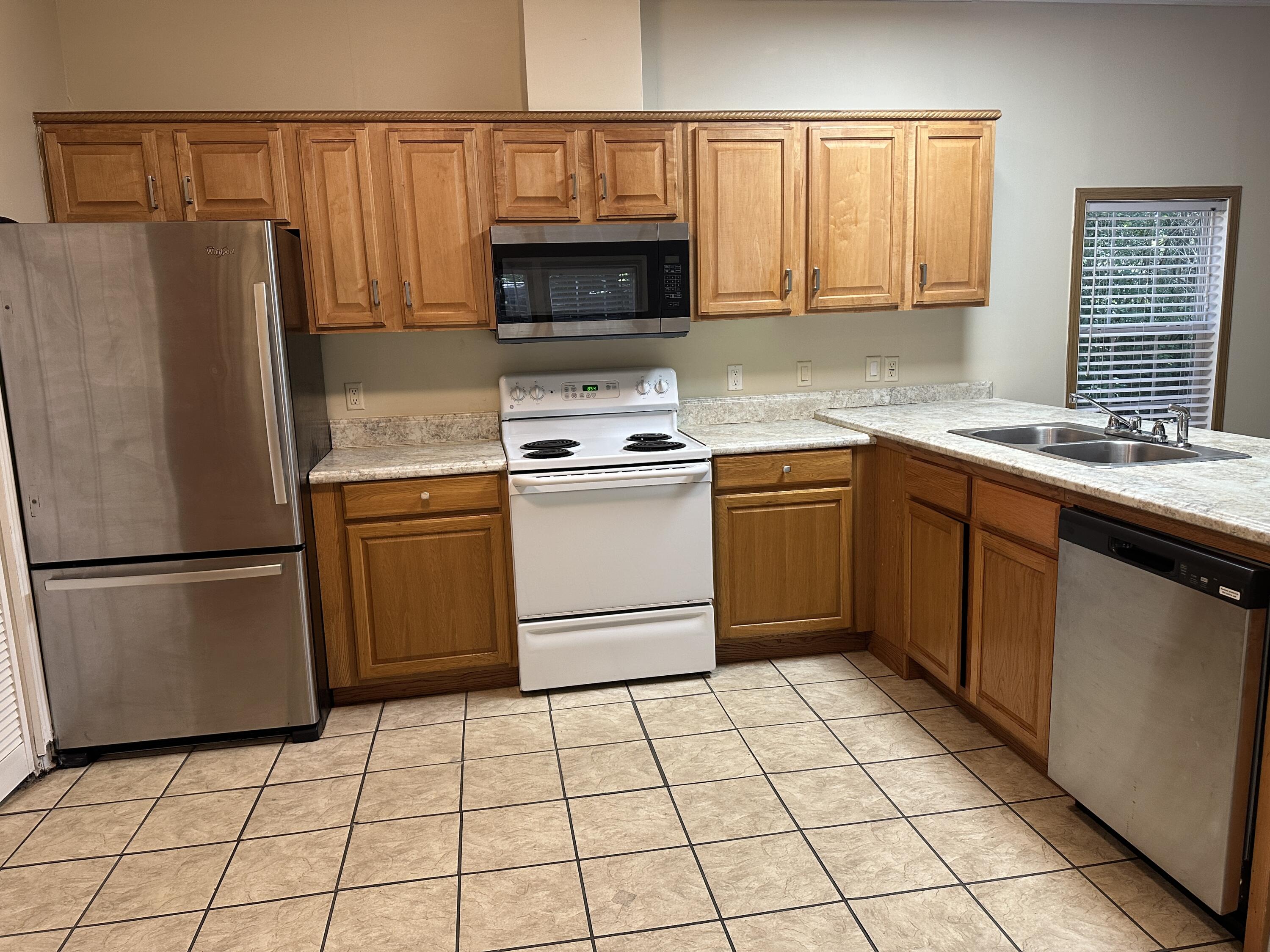 Cross Street S/D - Residential Lease