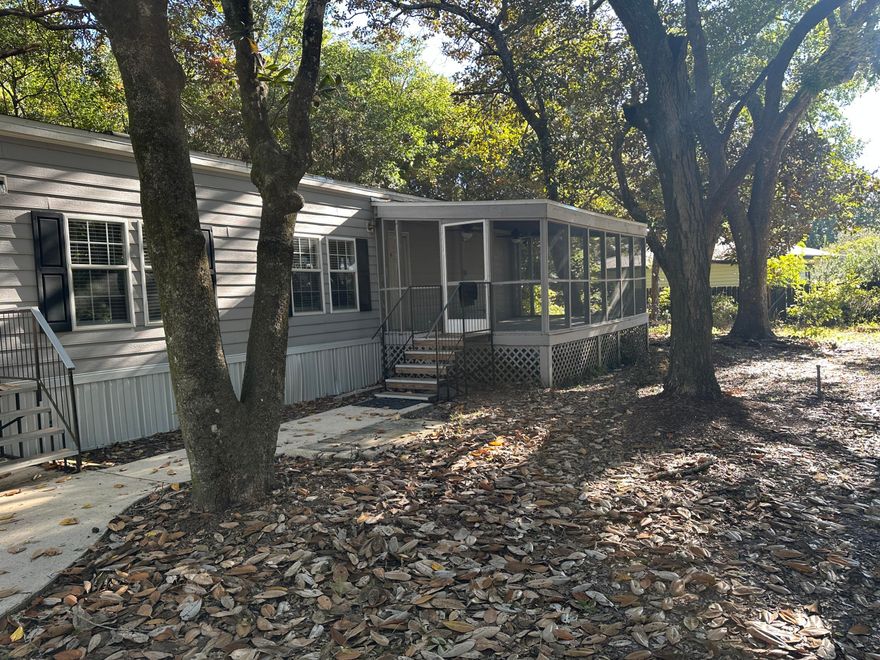 Enjoy coastal living at its finest! This cozy 2BR/2BA home is conveniently located in the heart of Destin, just minutes from the bay, area dining and attractions. Interior features include a large open floor plan and a nicely sized screened-in porch area. This is the perfect spot to relax and watch the sunset. We are sorry this Destin rental is not pet-friendly and does not permit smoking.