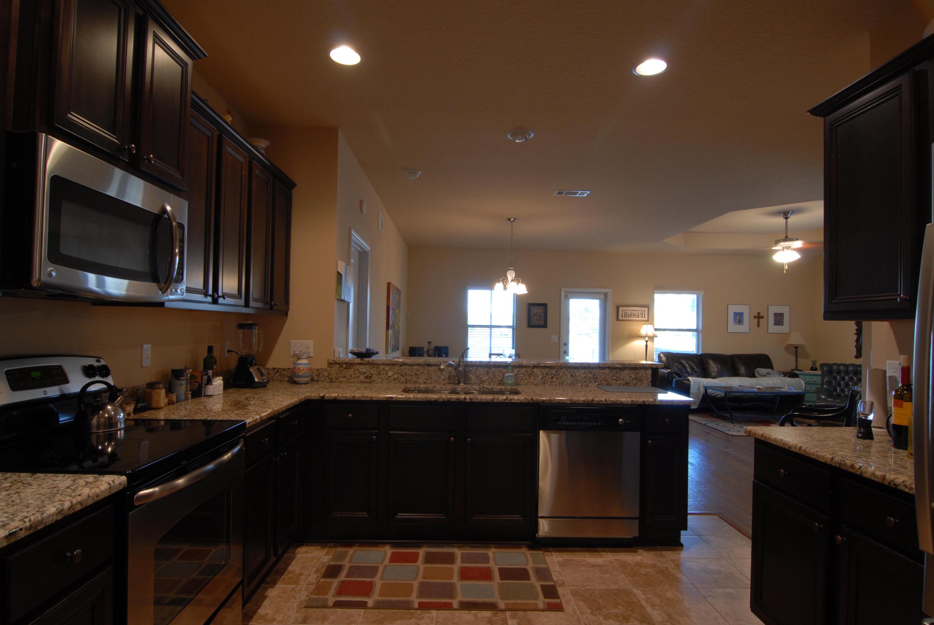 WHISPERING LAKE - Residential