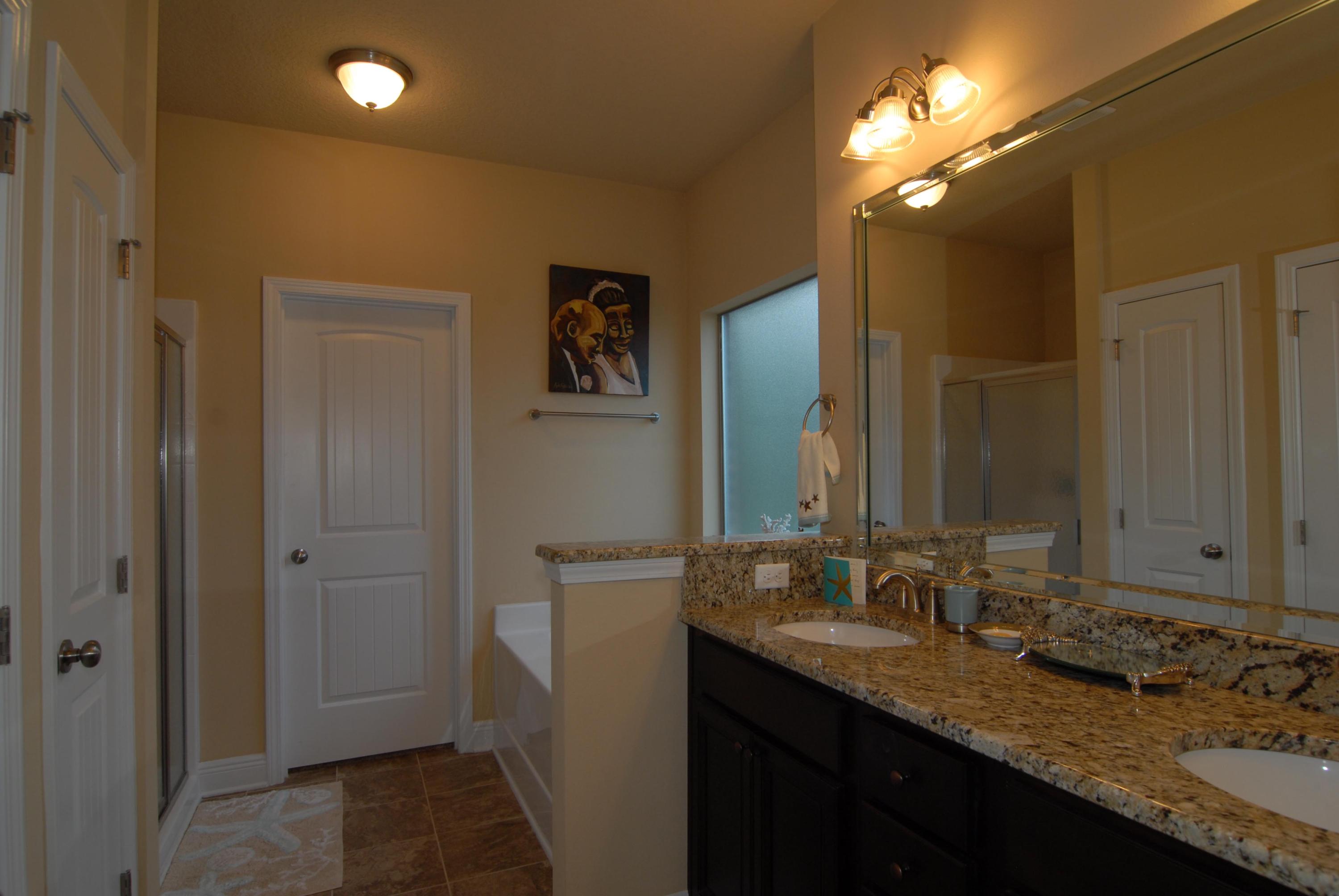 WHISPERING LAKE - Residential