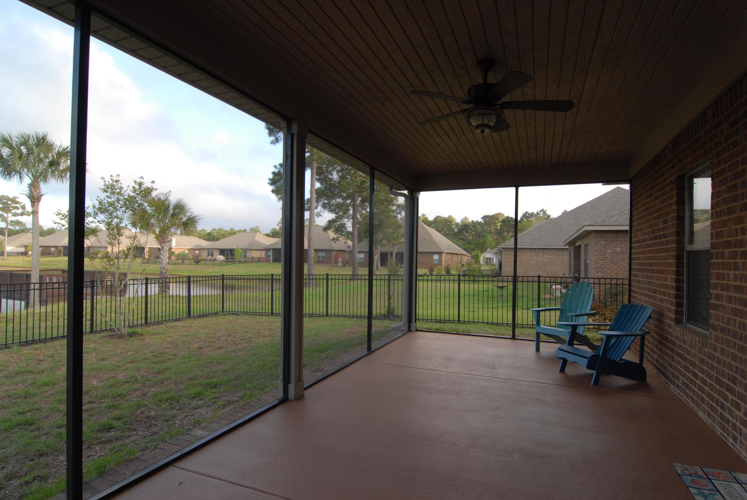 WHISPERING LAKE - Residential