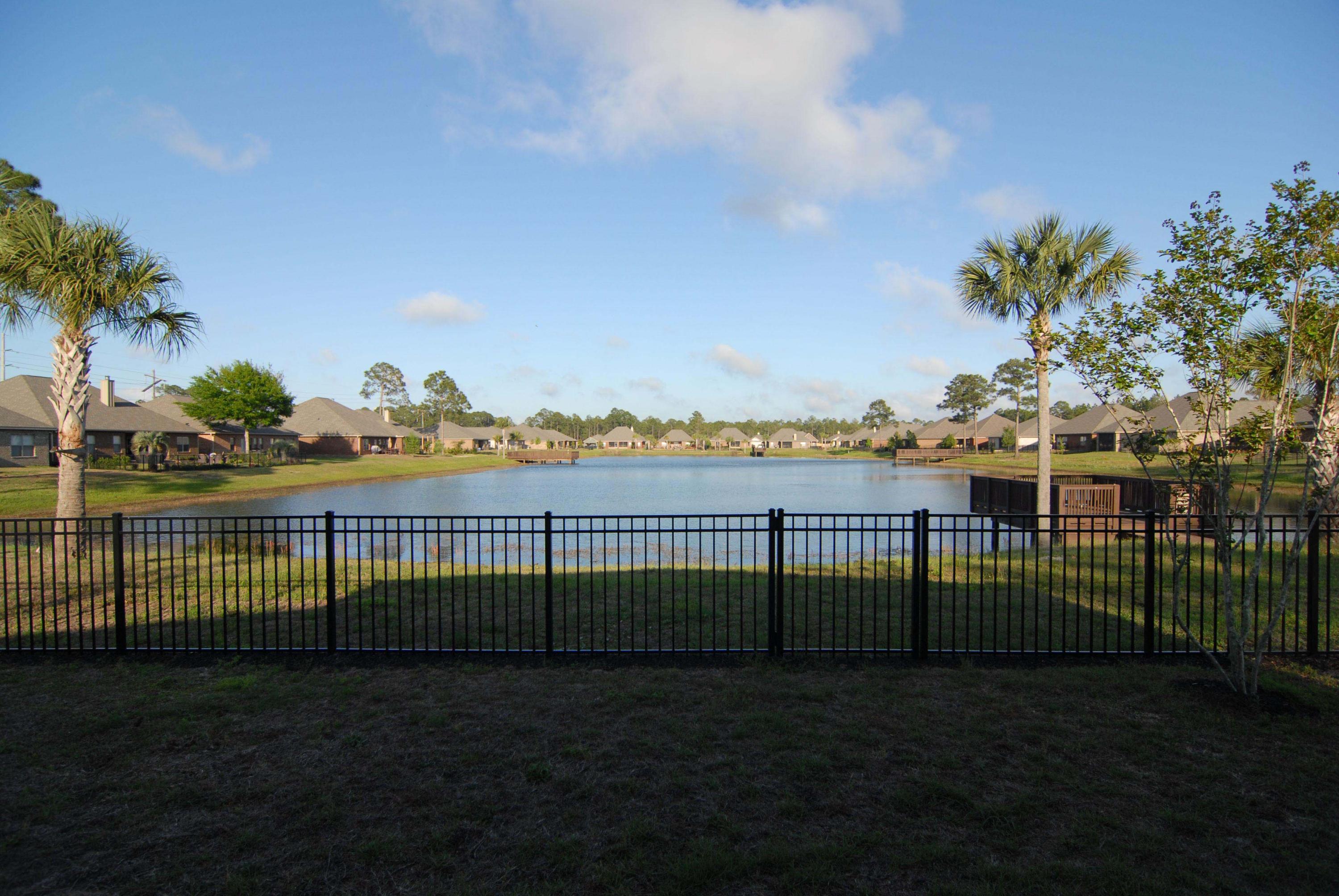 WHISPERING LAKE - Residential