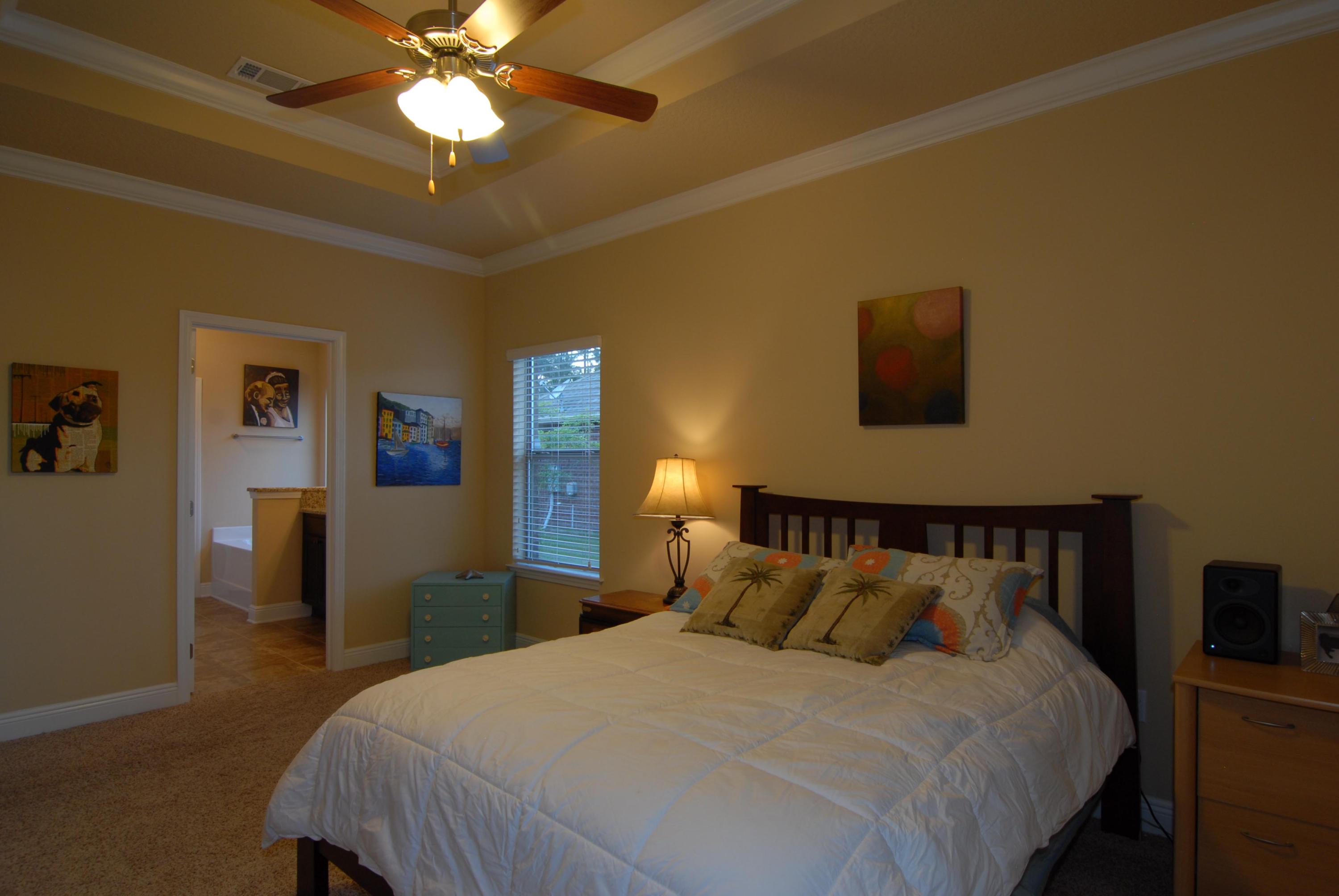 WHISPERING LAKE - Residential