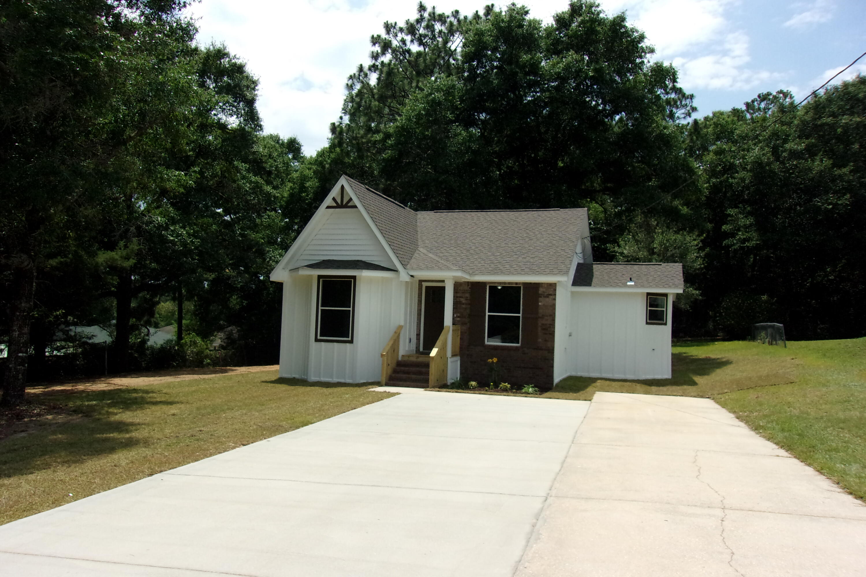 CRESTVIEW - Residential