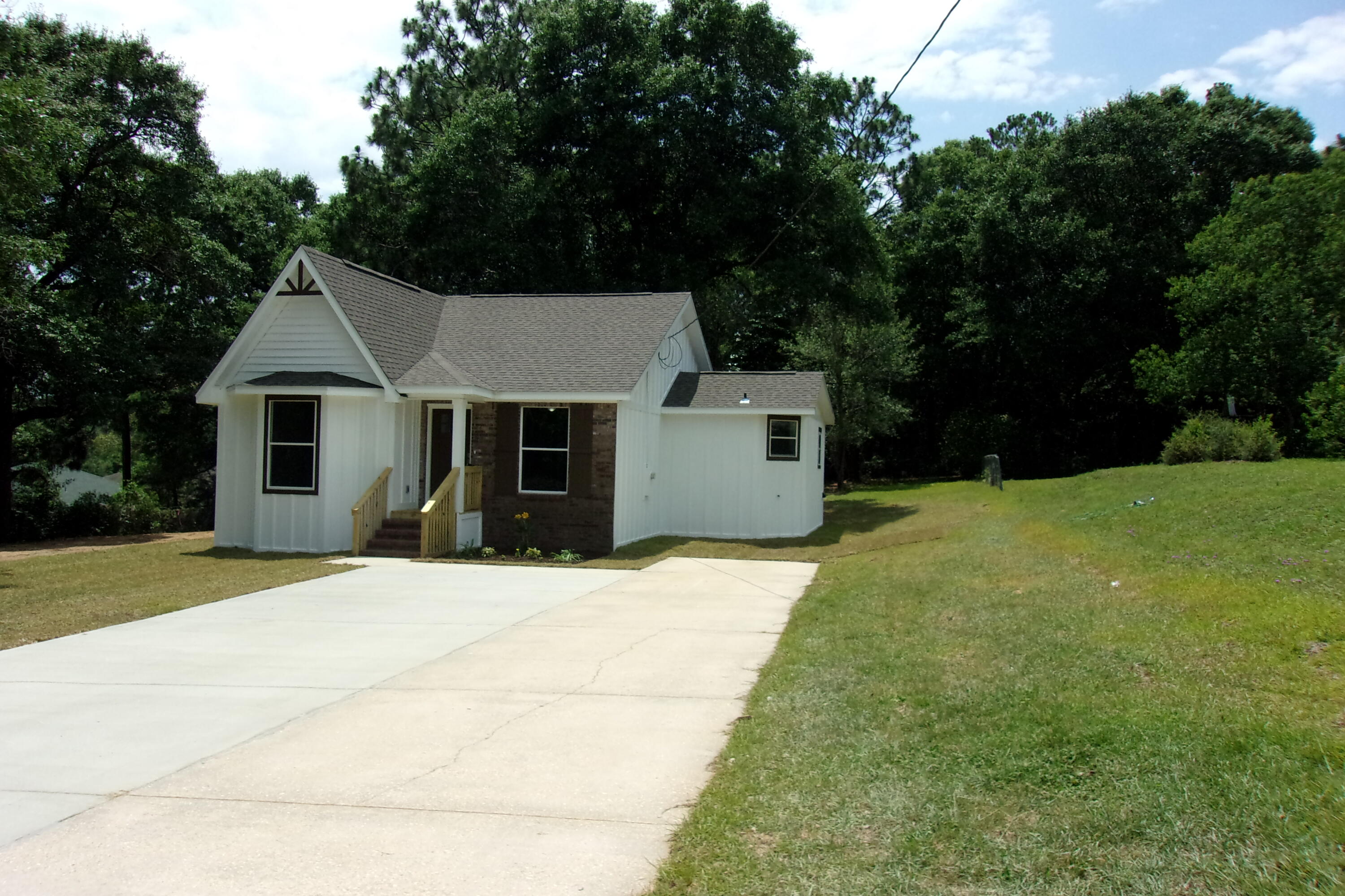 CRESTVIEW - Residential