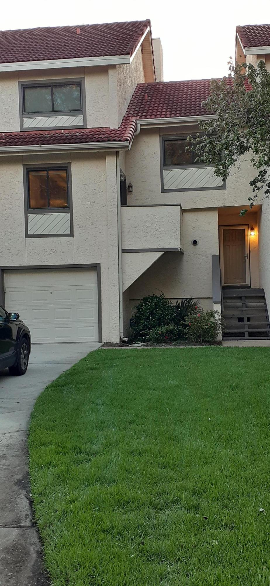BEAUTIFULLY UPDATED TOWNHOME ON THE WATER.FANTASTIC VIEWS OF THE BAY AND THE SUNSET.MASTER BEDROOM UPDATED WITH WALK -IN SHOWER AND LARGE WALK IN CLOSET AND NATURAL STONE FLOORING. RINNAI TANKLESS GAS WATER HEATER, GE PROFILE STAINLESS GAS RANGE TOP, GE DOUBLE OVENS, STACK LG WASHER AND DRYER, WHIRLPOOL REFRIGERATOR.HOME HAS MASTER SUITE UP, GUEST SUITE 3RD FLOOR AND 2 GUEST SUITE WITH BATH LOWER LEVEL. COOKING DECK OFF THE KITCHEN AND FAMILY ROOM DECK VIEWING THE BAY. THIS HOME IS MOVE IN READY AND PLENTY OF SPACE FOR GUESTS AND GREAT KITCHEN FOR ENTERTAINING.
