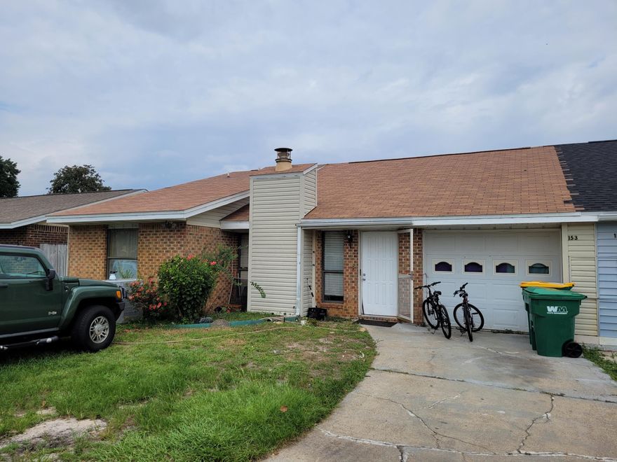 This 2 bedroom 2 bath townhouse is centrally located in the heart of Destin; close to shopping, restaurants and entertainment. Property has a new roof.