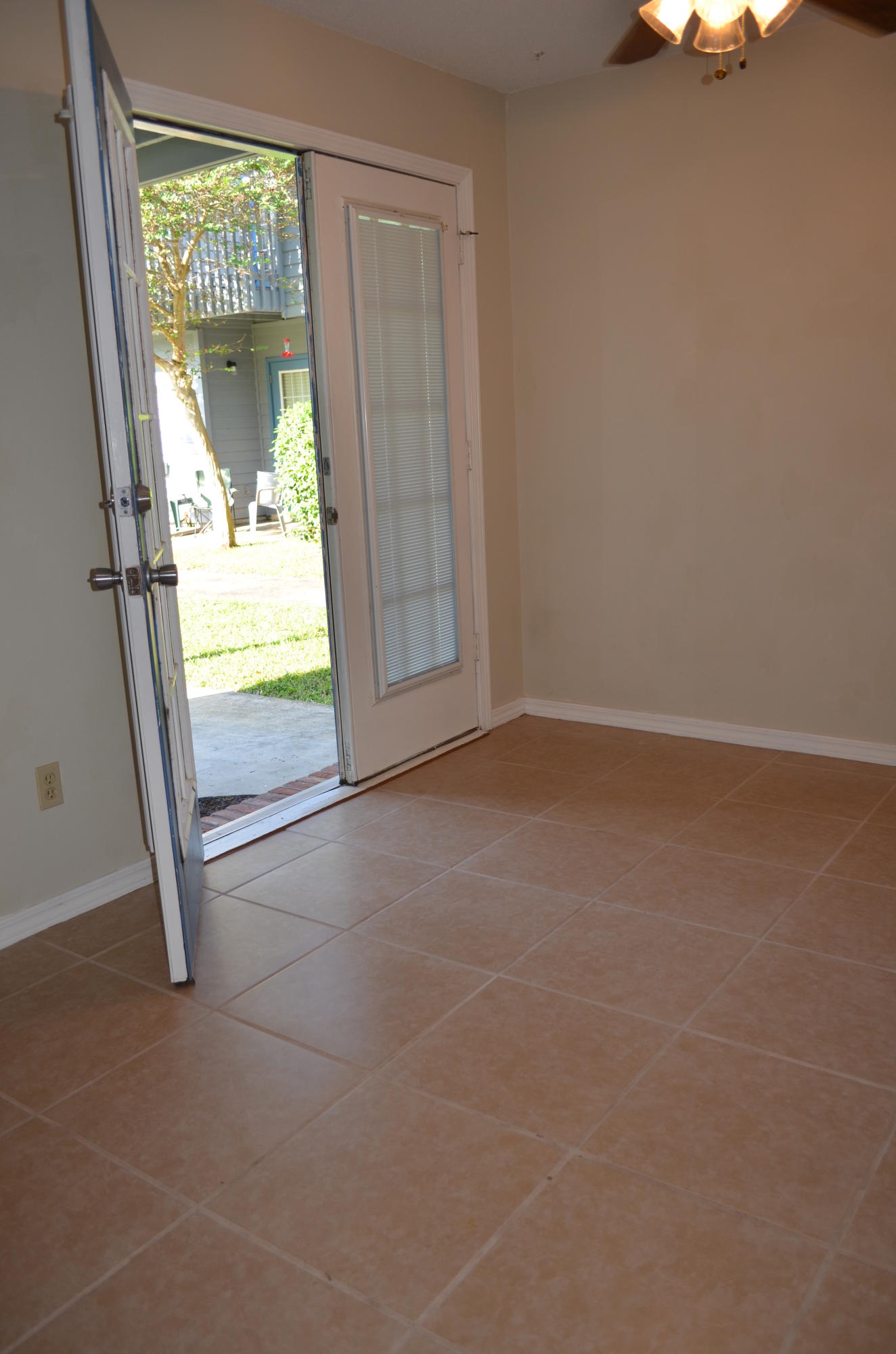 BROWNSVILLE STATION - Residential