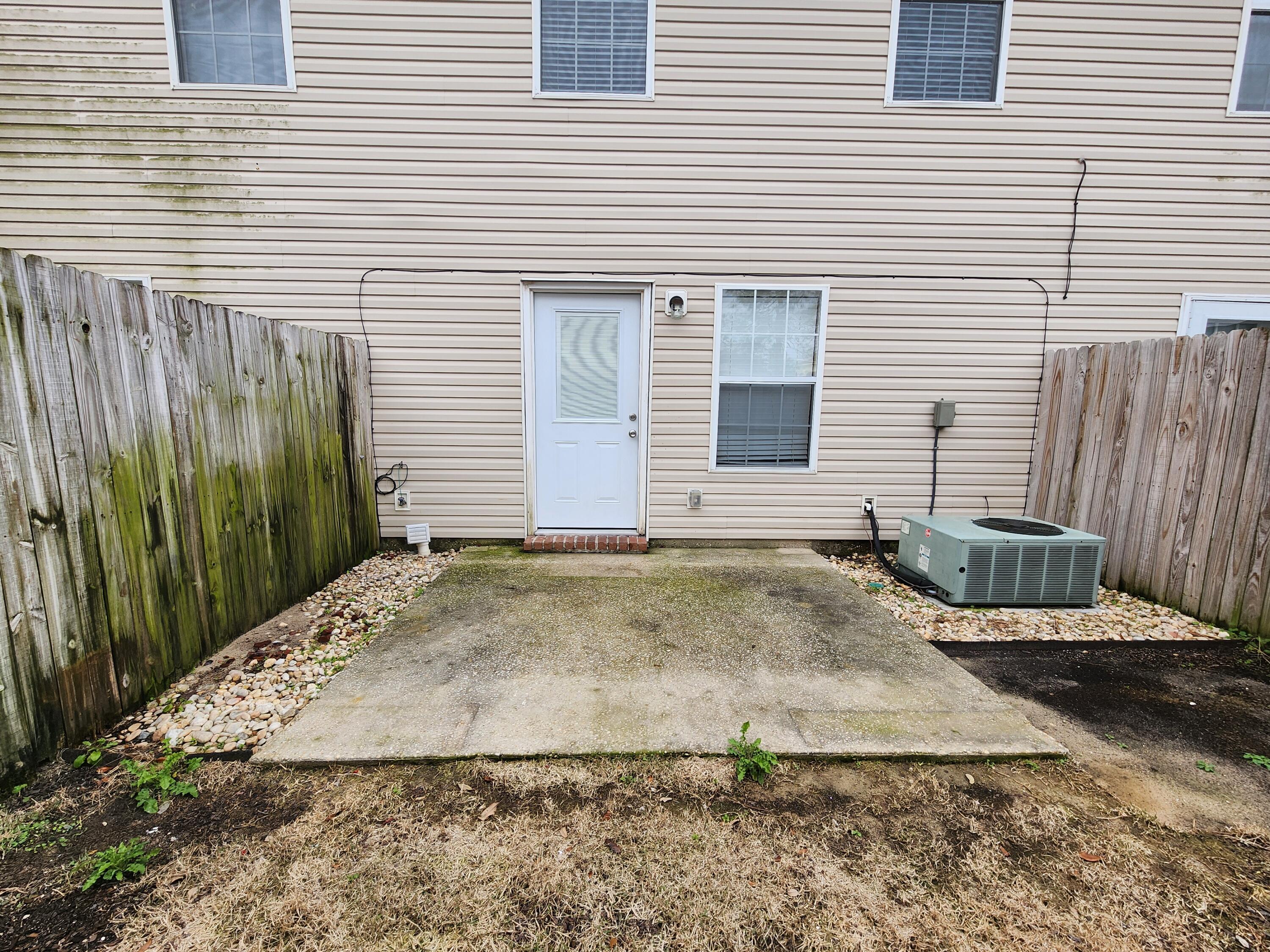 Houston Manor - Residential