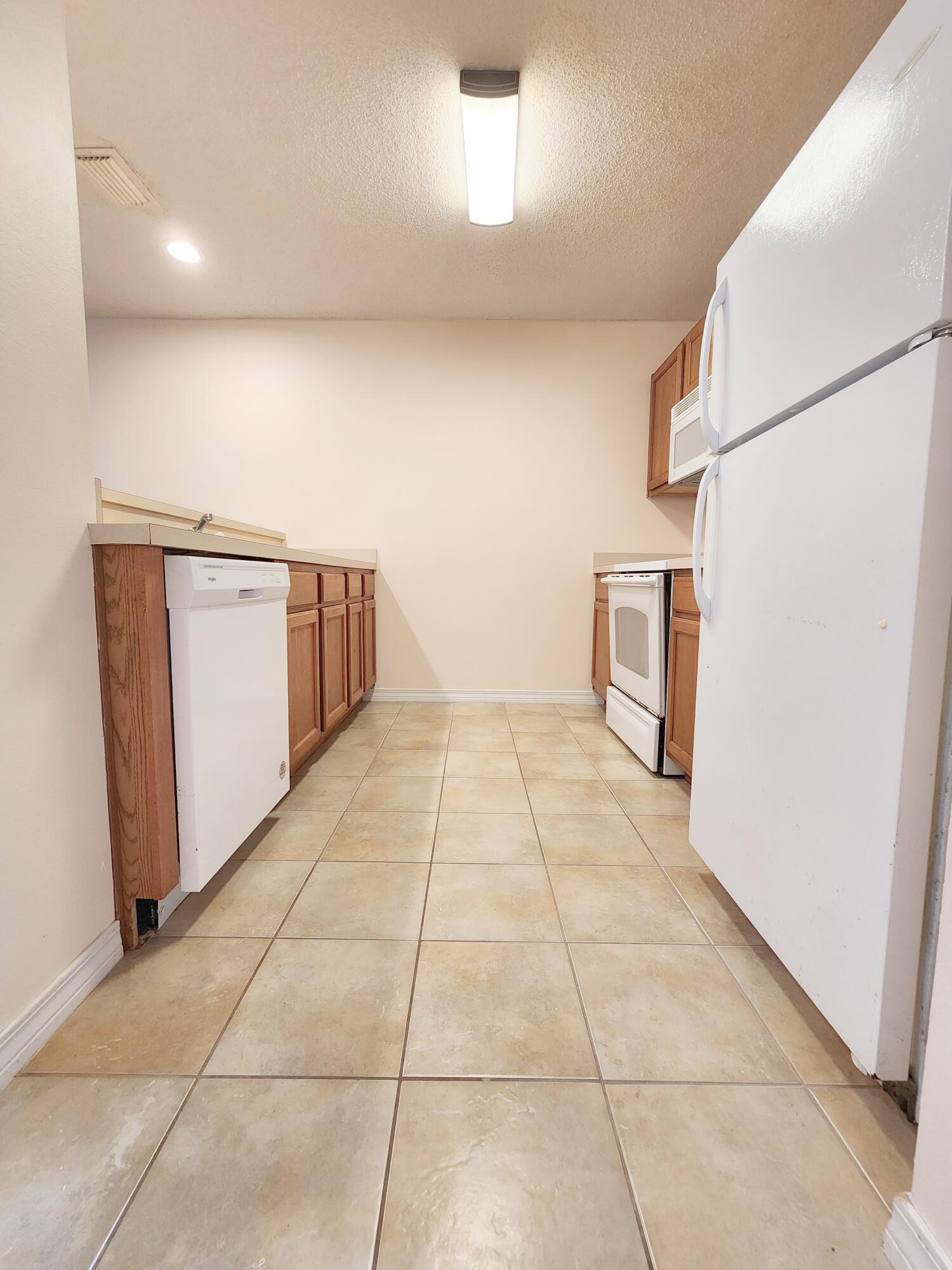 Houston Manor - Residential