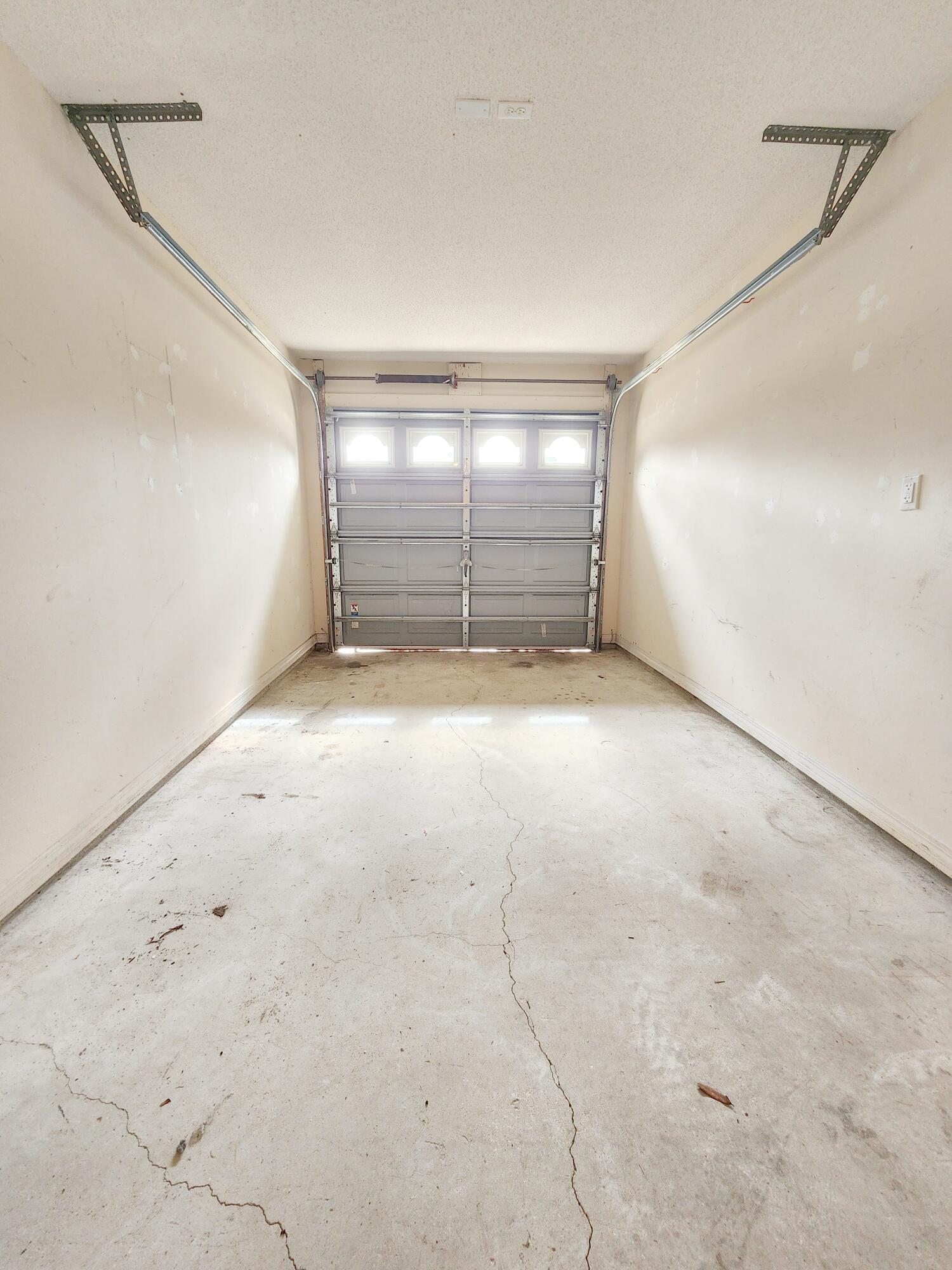 Houston Manor - Residential