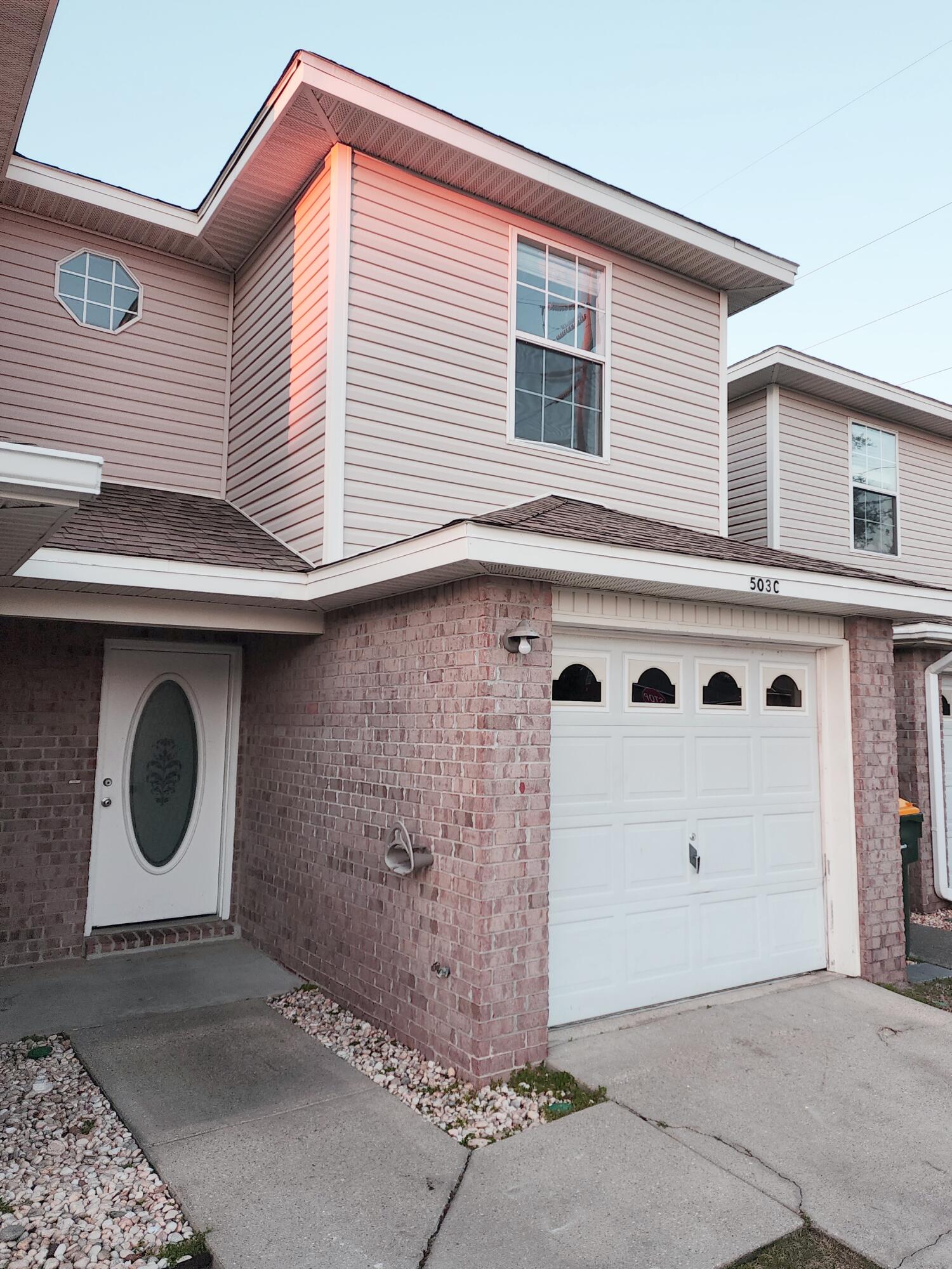 Houston Manor - Residential