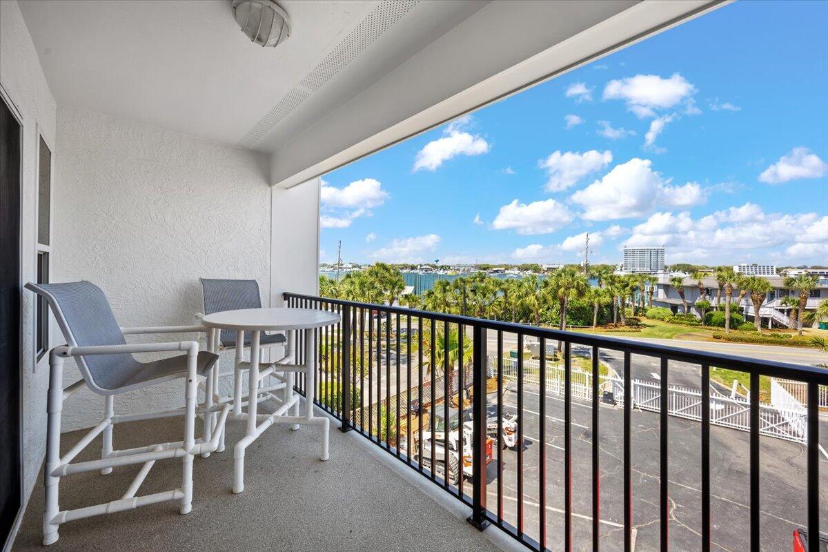 POOLSIDE VILLAS CONDO - Residential