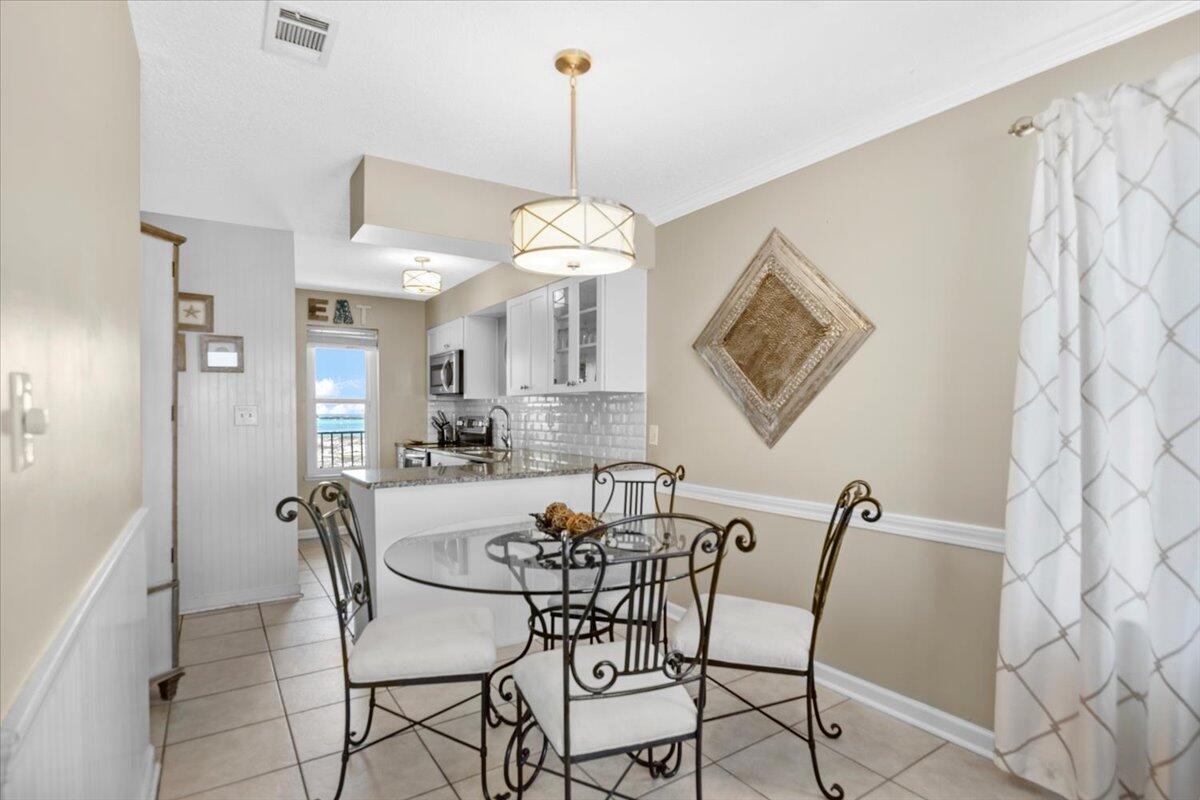 POOLSIDE VILLAS CONDO - Residential