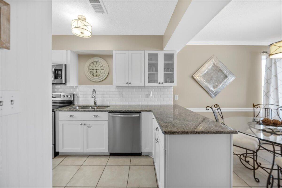 POOLSIDE VILLAS CONDO - Residential