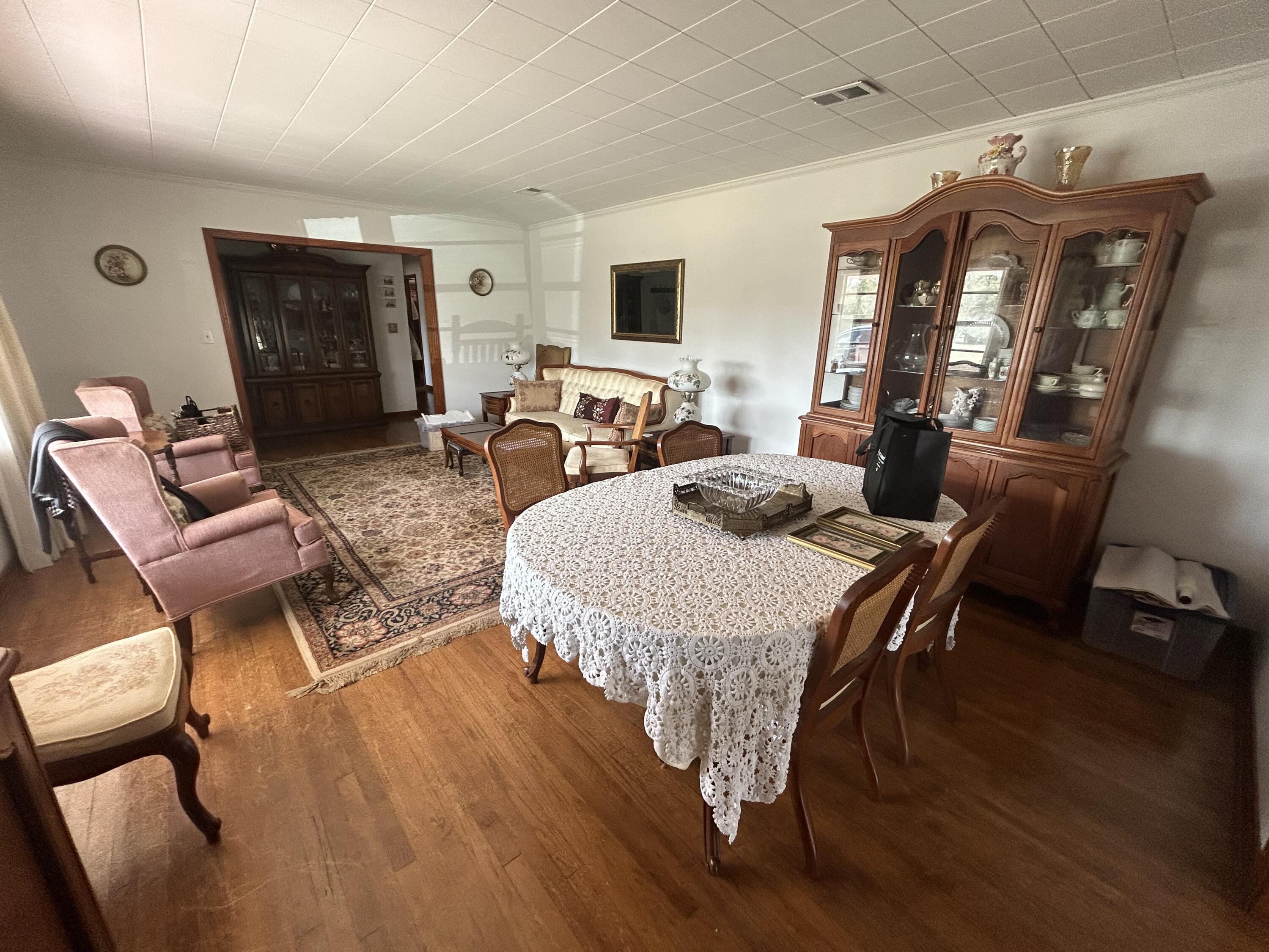 METES & BOUNDS - Residential Lease