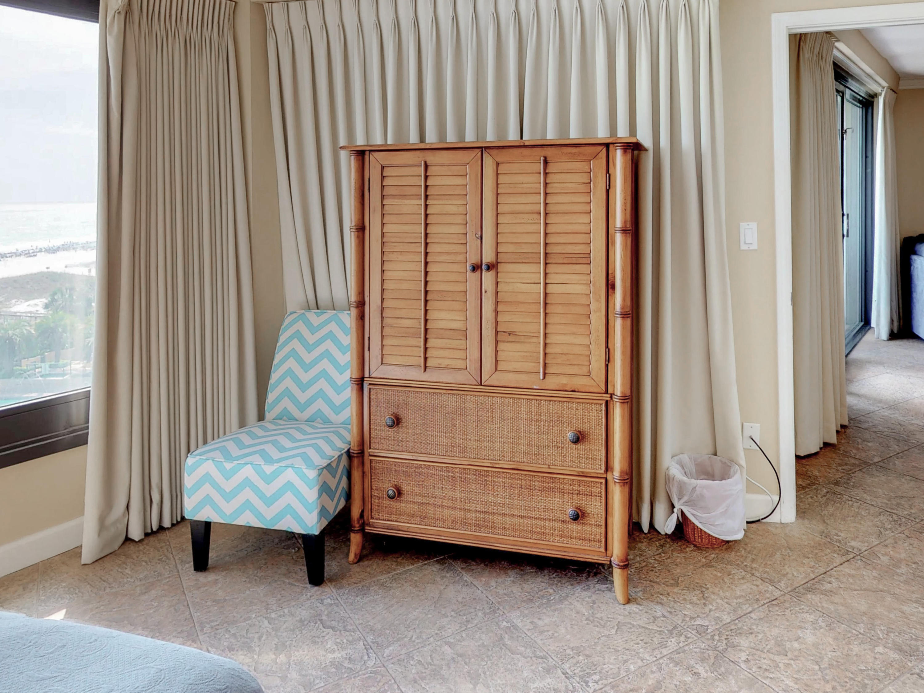 BEACHSIDE 1 CONDO - Residential